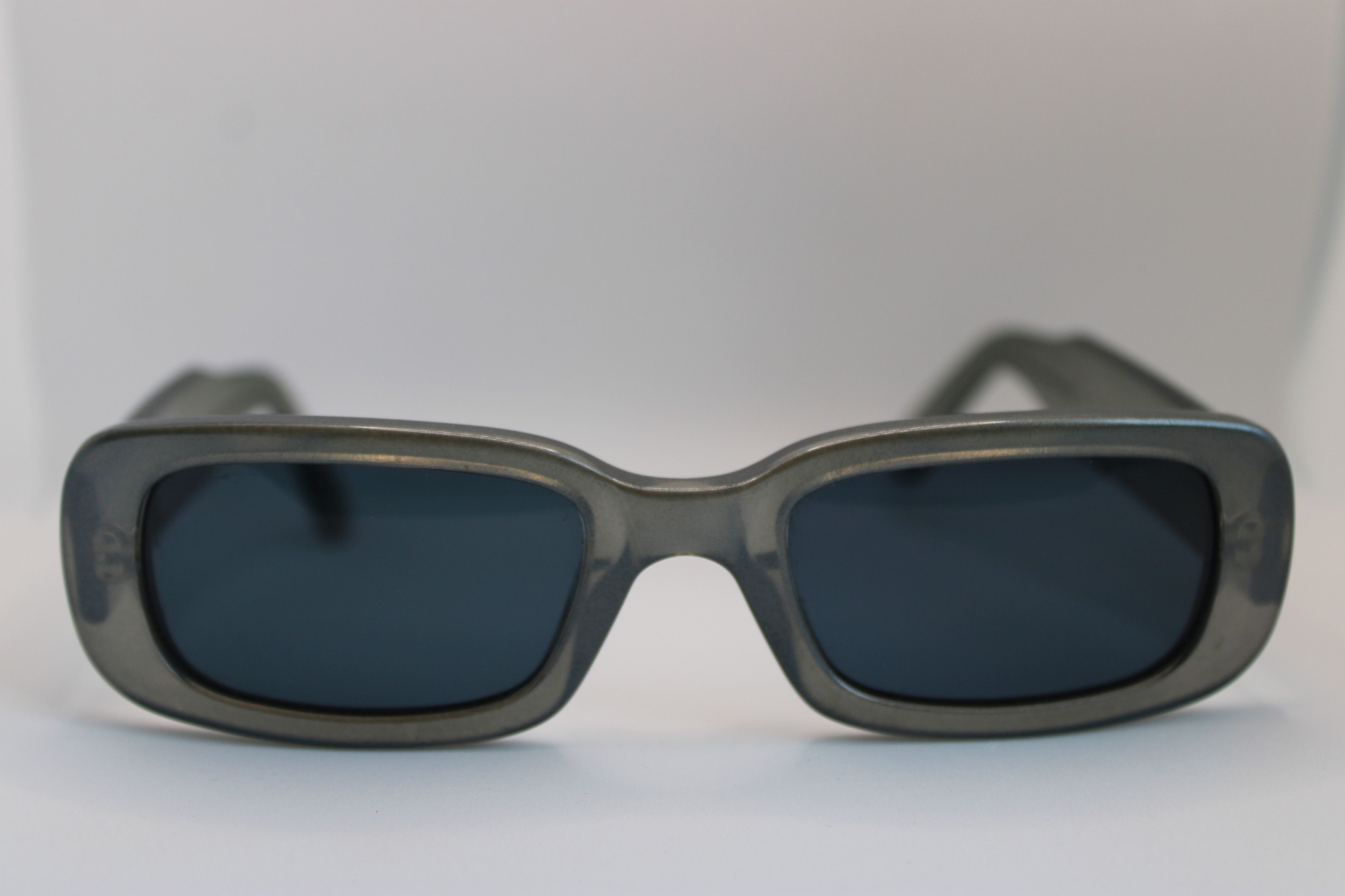 Valentino Vtg. Oliver by Valentino Grey&Black Sunglasses Size ONE SIZE - 1 Thumbnail
