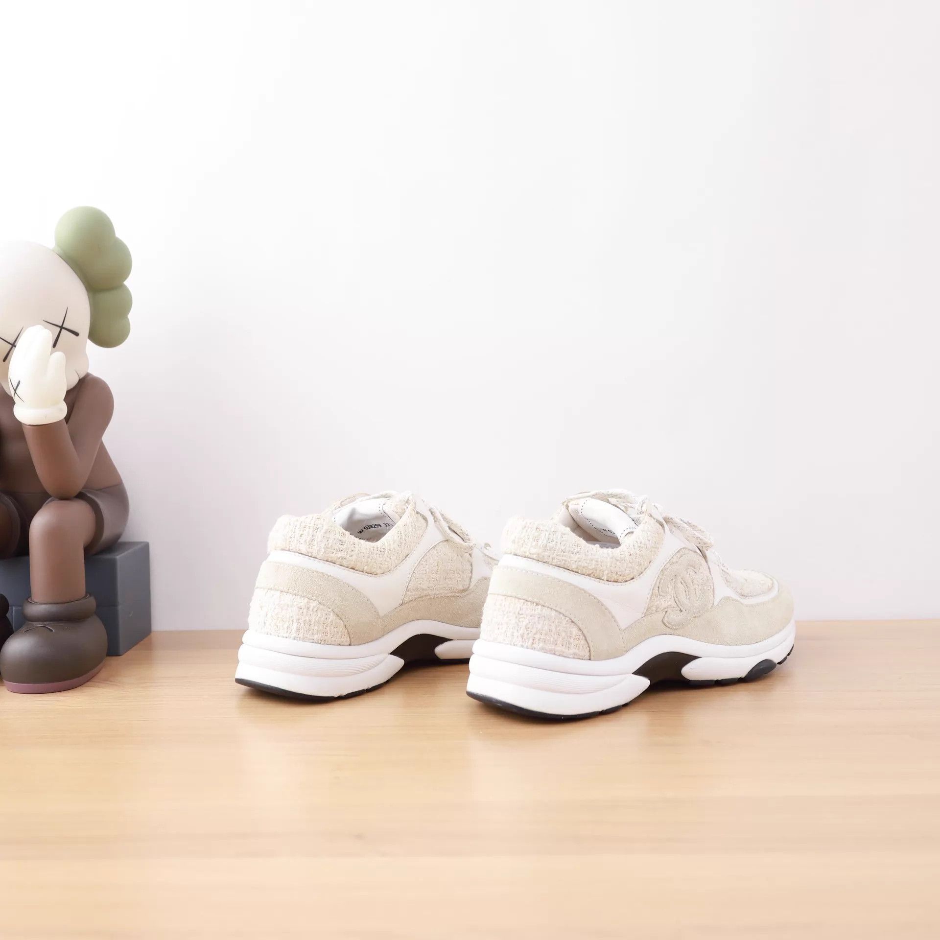 Chanel Chanel Low-Top Sneakers 37.5 Size US 7 / IT 37 - 6 Thumbnail