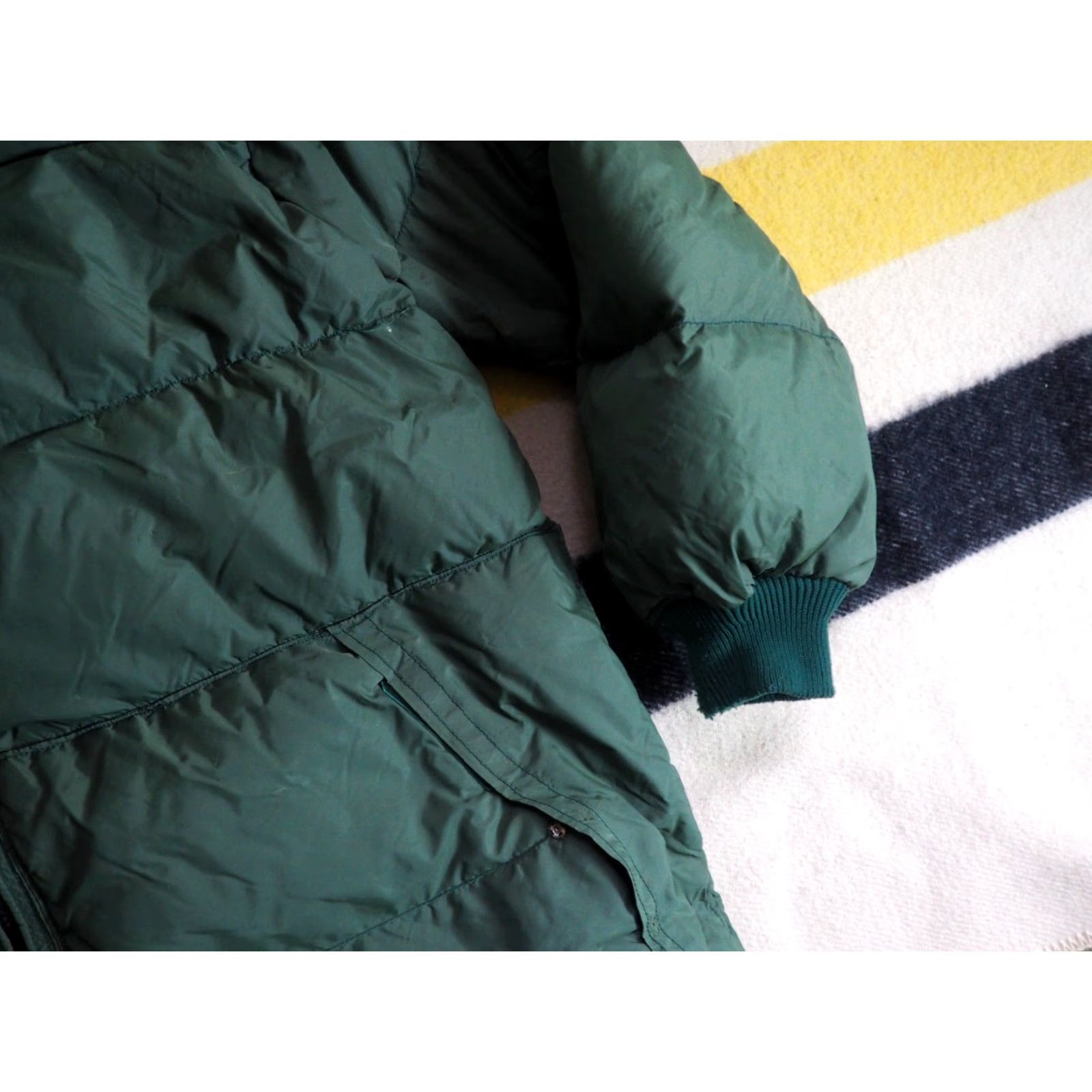 Vintage VINTAGE Frostline Kit Jacket Outdoor Hooded 70s Zip Down Goose Down Forest Green Mens L Size US L / EU 52-54 / 3 - 6 Thumbnail