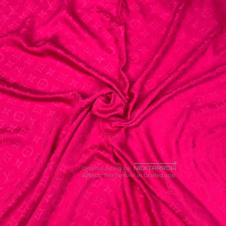 Louis Vuitton Louis Vuitton Rose logo, old flower, printed mulberry silk Size ONE SIZE - 8 Thumbnail