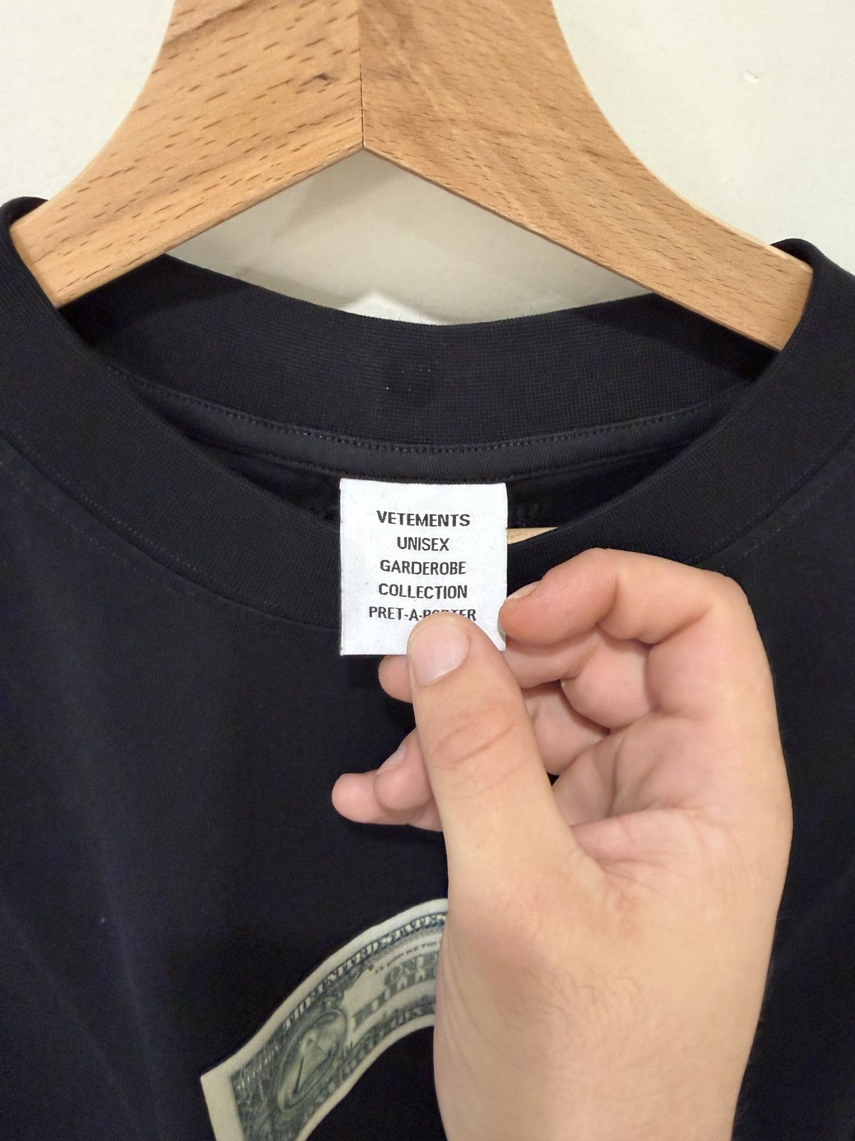 Vetements Vetements “One jn a Million” Black Tee Size US L / EU 52-54 / 3 - 9 Thumbnail
