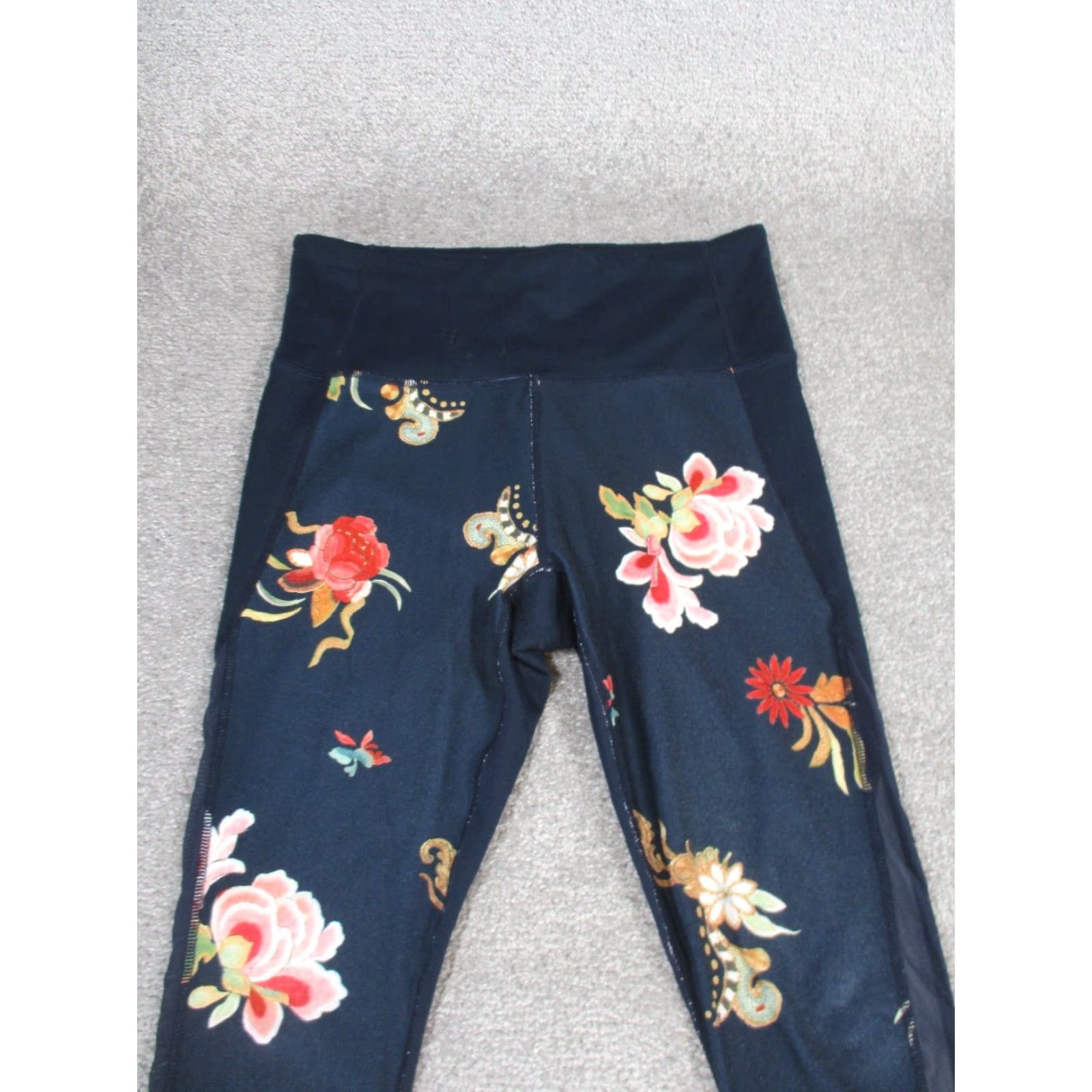Athleta Athleta Womens Leggings S Navy Blue Floral Athleisure Athletic Yoga Running Size S Size 28" / US 6 / IT 42 - 4 Thumbnail