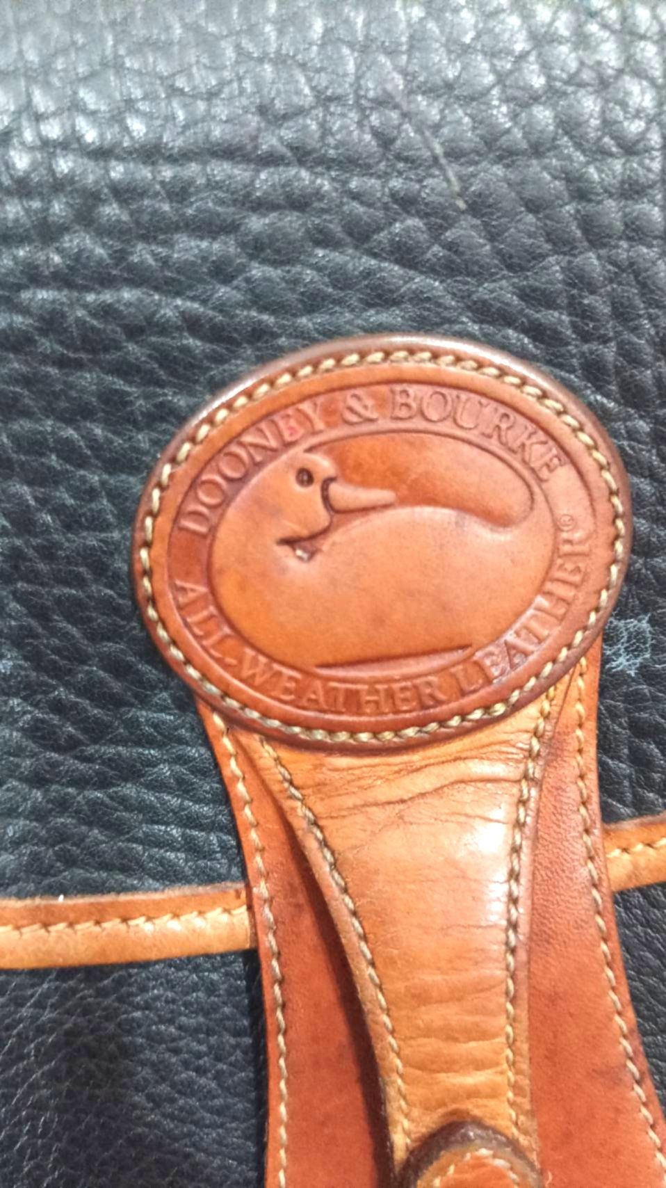 Vintage Dooney and Bourke: Essex crossbody