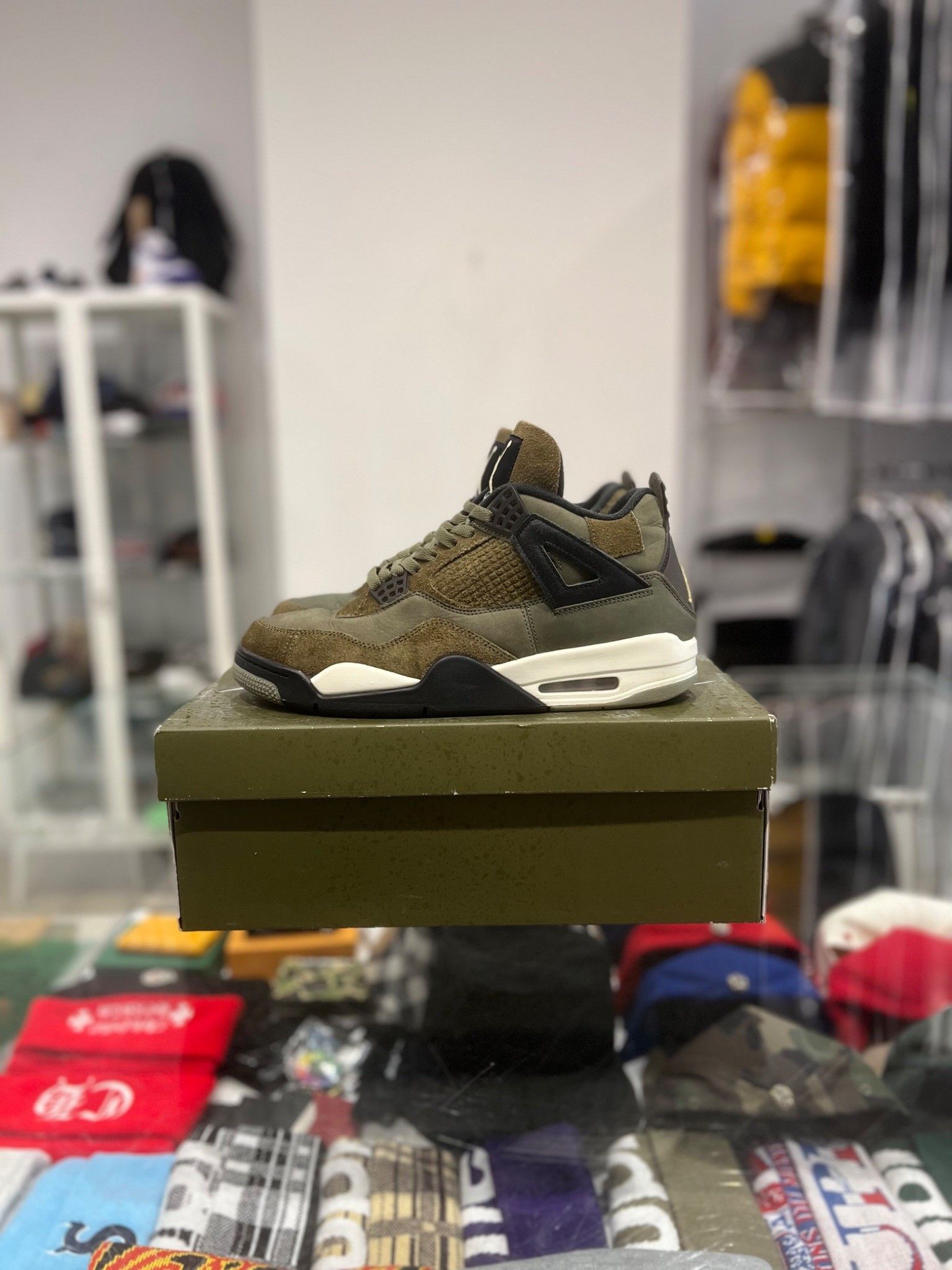 Jordan Brand Jordan 4 SE Craft Medium Olive Size US 10 / EU 43 - 3 Thumbnail