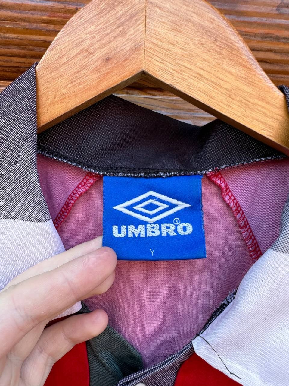 Umbro Umbro Manchester United 1996/98 Football Shirt Jersey KIDS Size US S / EU 44-46 / 1 - 8 Thumbnail