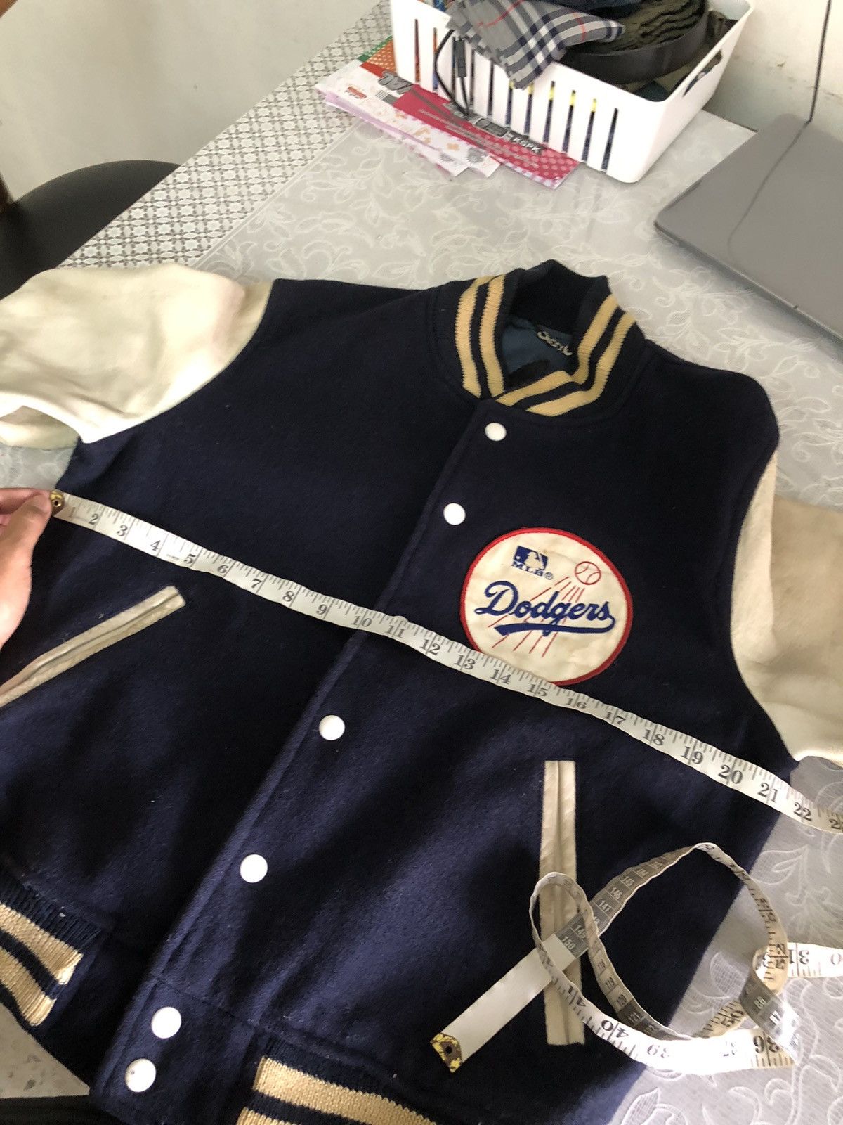 MLB Vintage 90s MLB Dodgers Varsity Arm Leather Tag Stadium Size US M / EU 48-50 / 2 - 19 Thumbnail