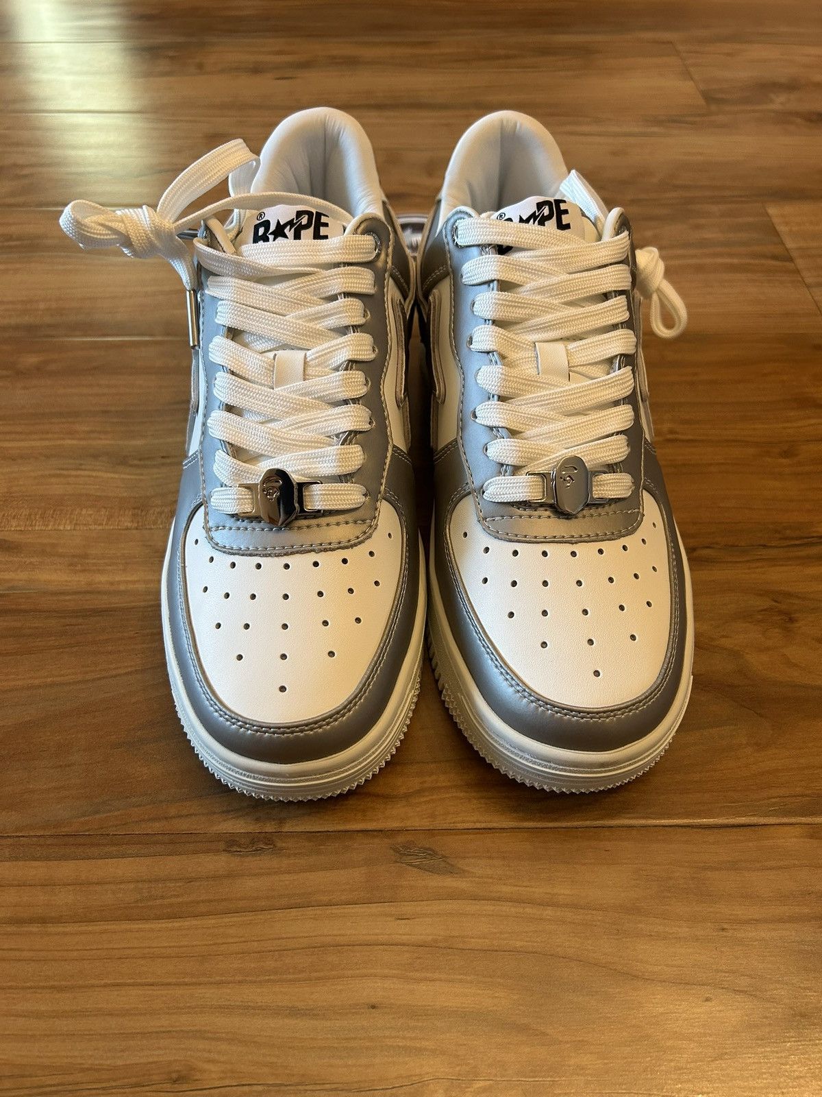 Bape NEW Bape Silver And White Bapestas Size US 11 / EU 44 - 10 Thumbnail