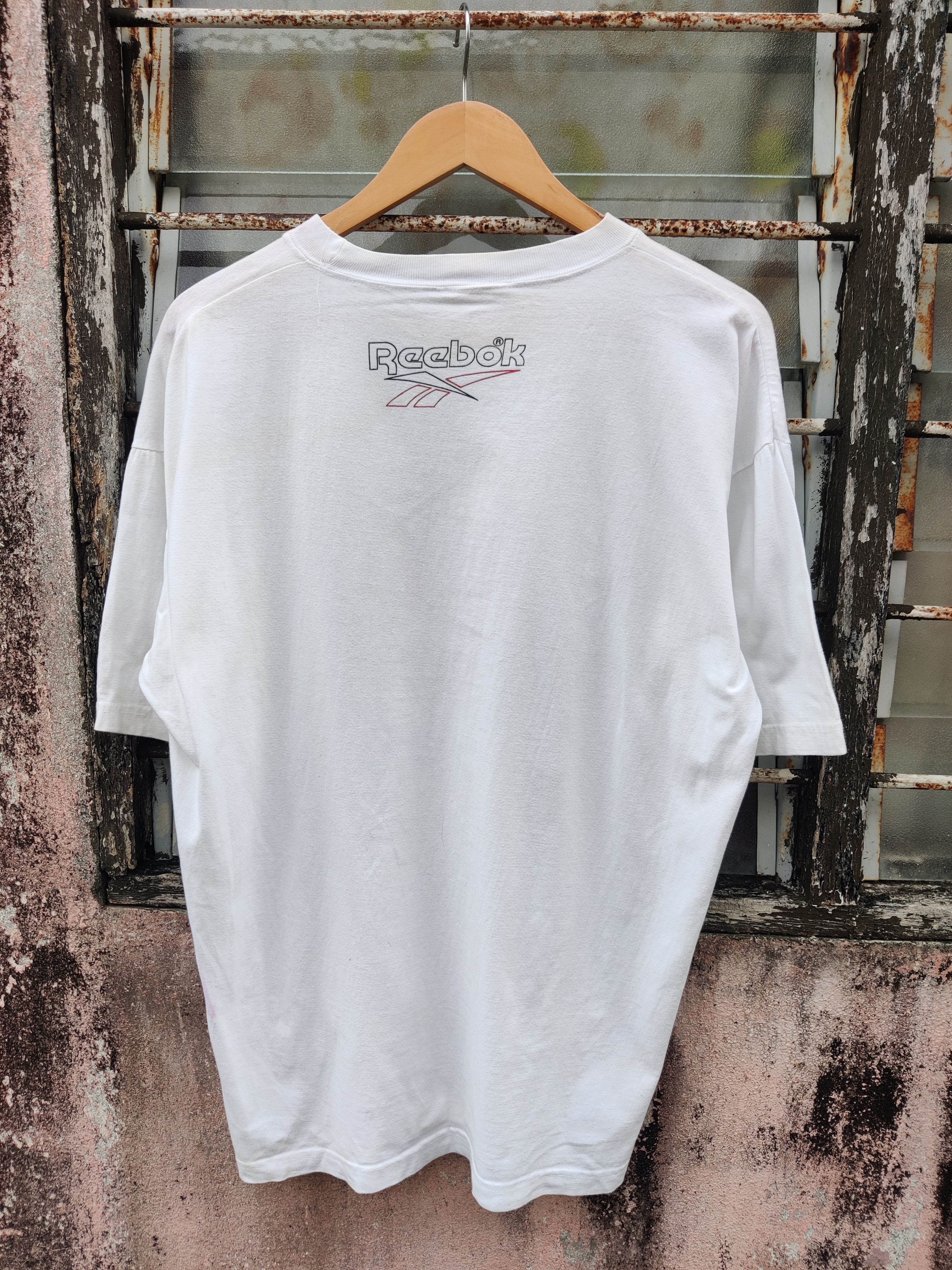 Reebok Vintage Reebok Big UK Flag Logo Shirt Size US L / EU 52-54 / 3 - 5 Thumbnail