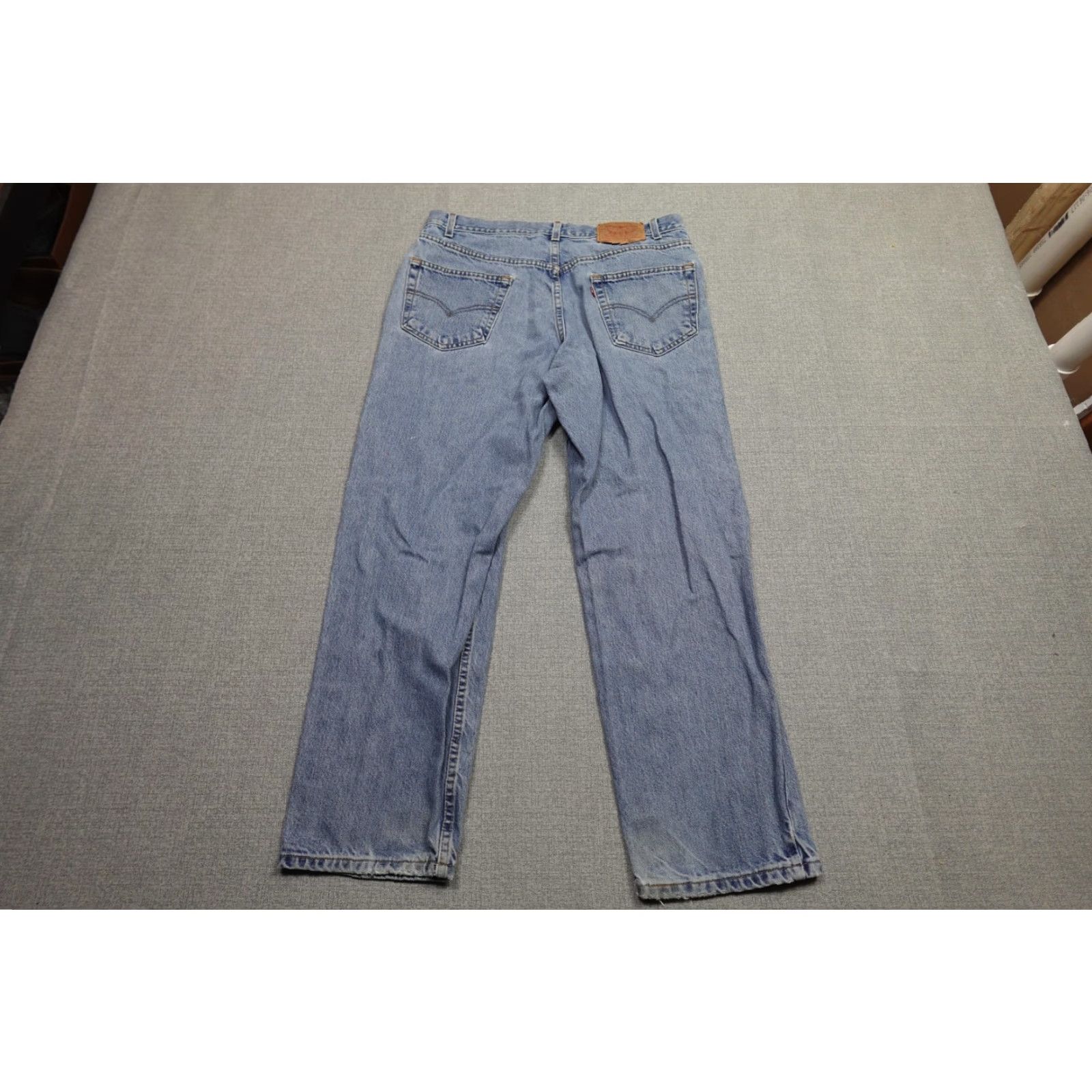 Levi's VINTAGE Levi's 550 Jeans Mens 36x29 Blue Light Wash Relaxed Fit Denim Retro Size US 36 / EU 52 - 4 Thumbnail