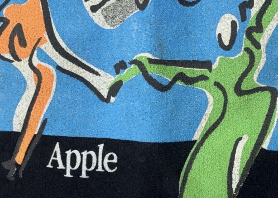 Apple Vintage Apple Computer Sweatshirt (1990s) – Size M Size US M / EU 48-50 / 2 - 4 Thumbnail