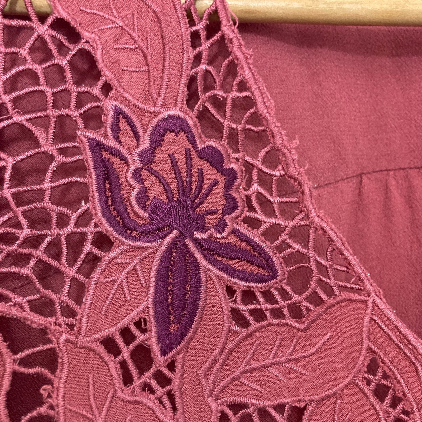 Other Intu Pink VNeck Floral Embroidery 3/4 Bell Sleeve Blouse Top Size L / US 10 / IT 46 - 5 Thumbnail