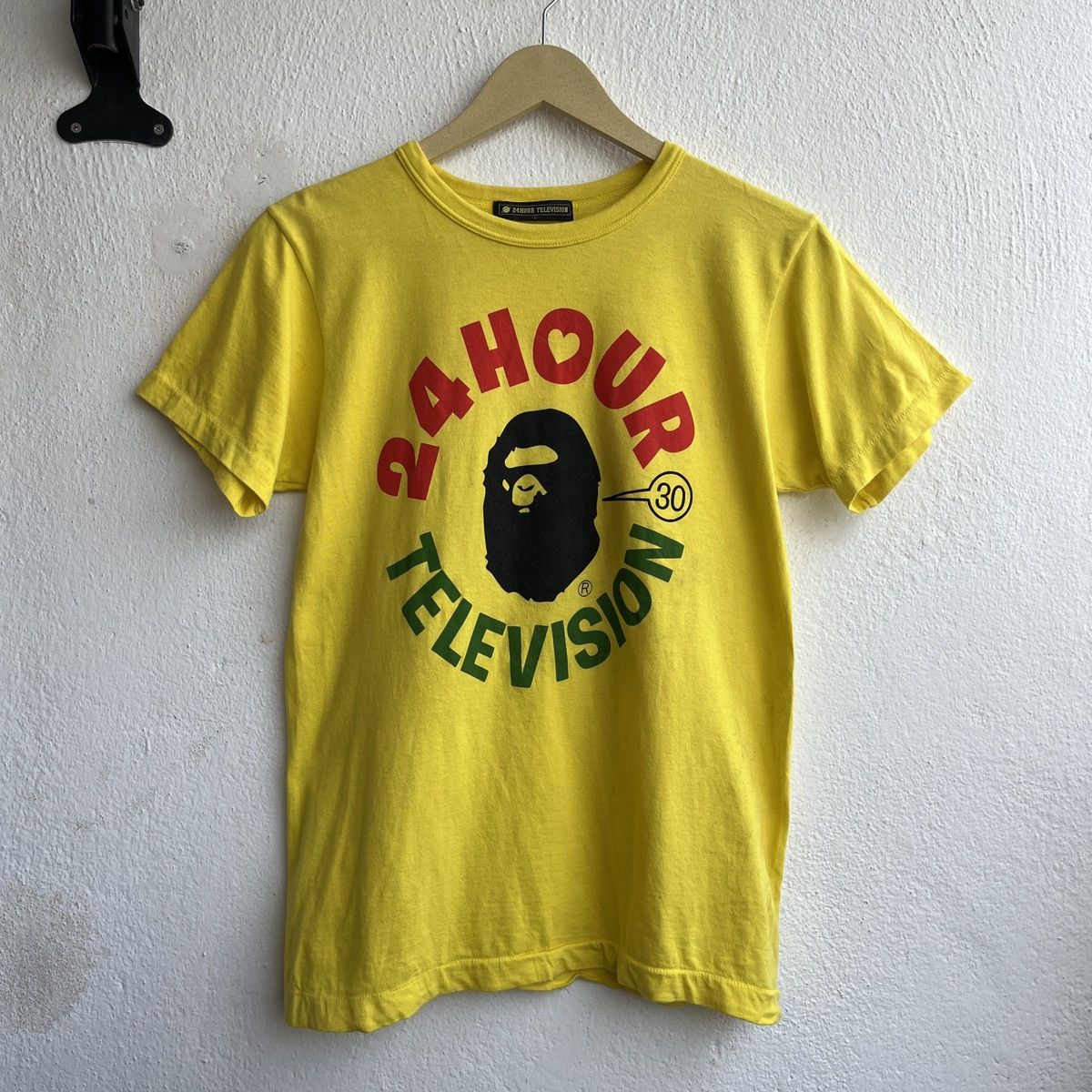 Japanese Brand Vintage Y2K BAPE X 24Hour Television Single Stitch TShirt Size US S / EU 44-46 / 1 - 1 Thumbnail