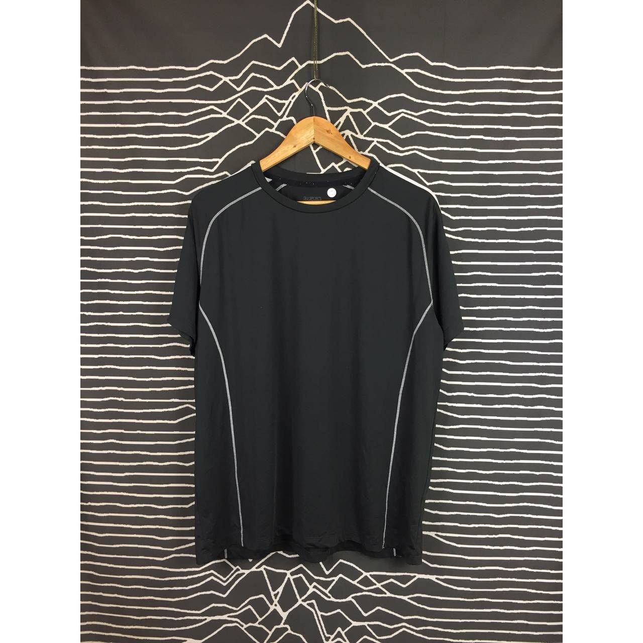 GU × Japanese Brand GU Sports Short Sleeve Sportswear Jersey Size L Size US L / EU 52-54 / 3 - 2 Thumbnail