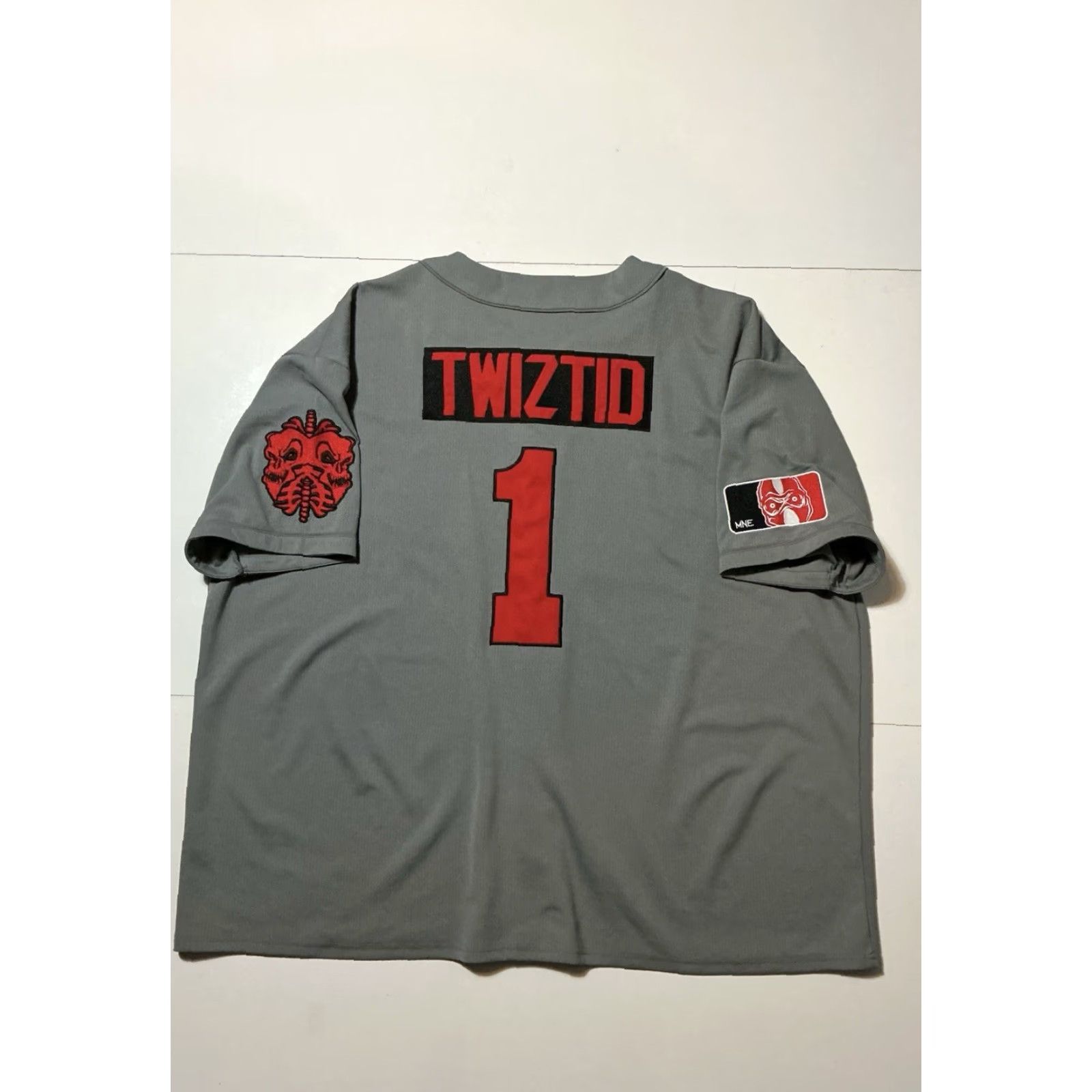 Vintage Twiztid MNE Serial Killers Embroidered S/S Gray Baseball Jersey Mens 5XL Size US XXL / EU 58 / 5 - 2 Thumbnail