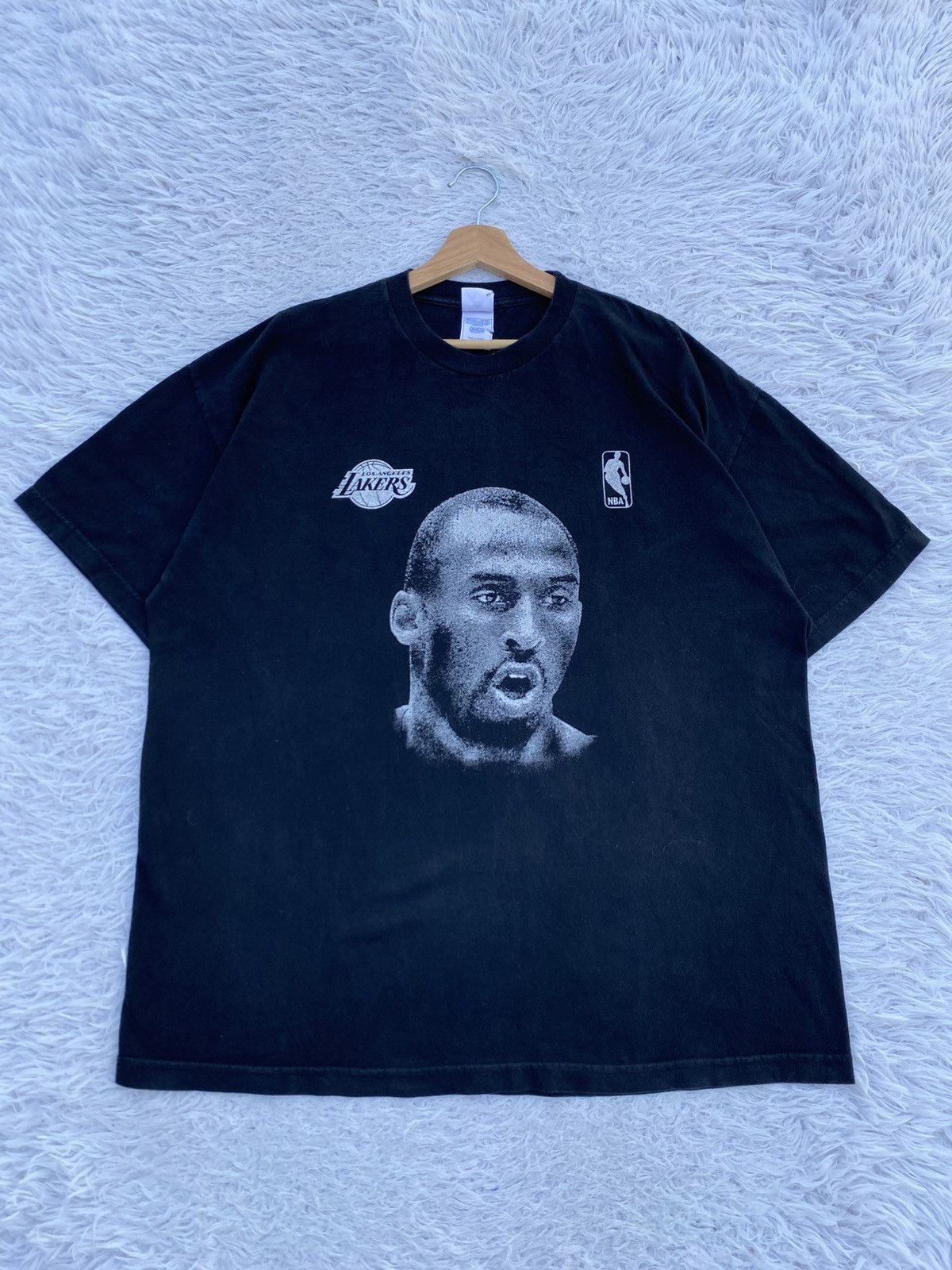 NBA Rare Vintage Y2K NBA Kobe Bryant Tshirt Size US XL / EU 56 / 4 - 3 Thumbnail