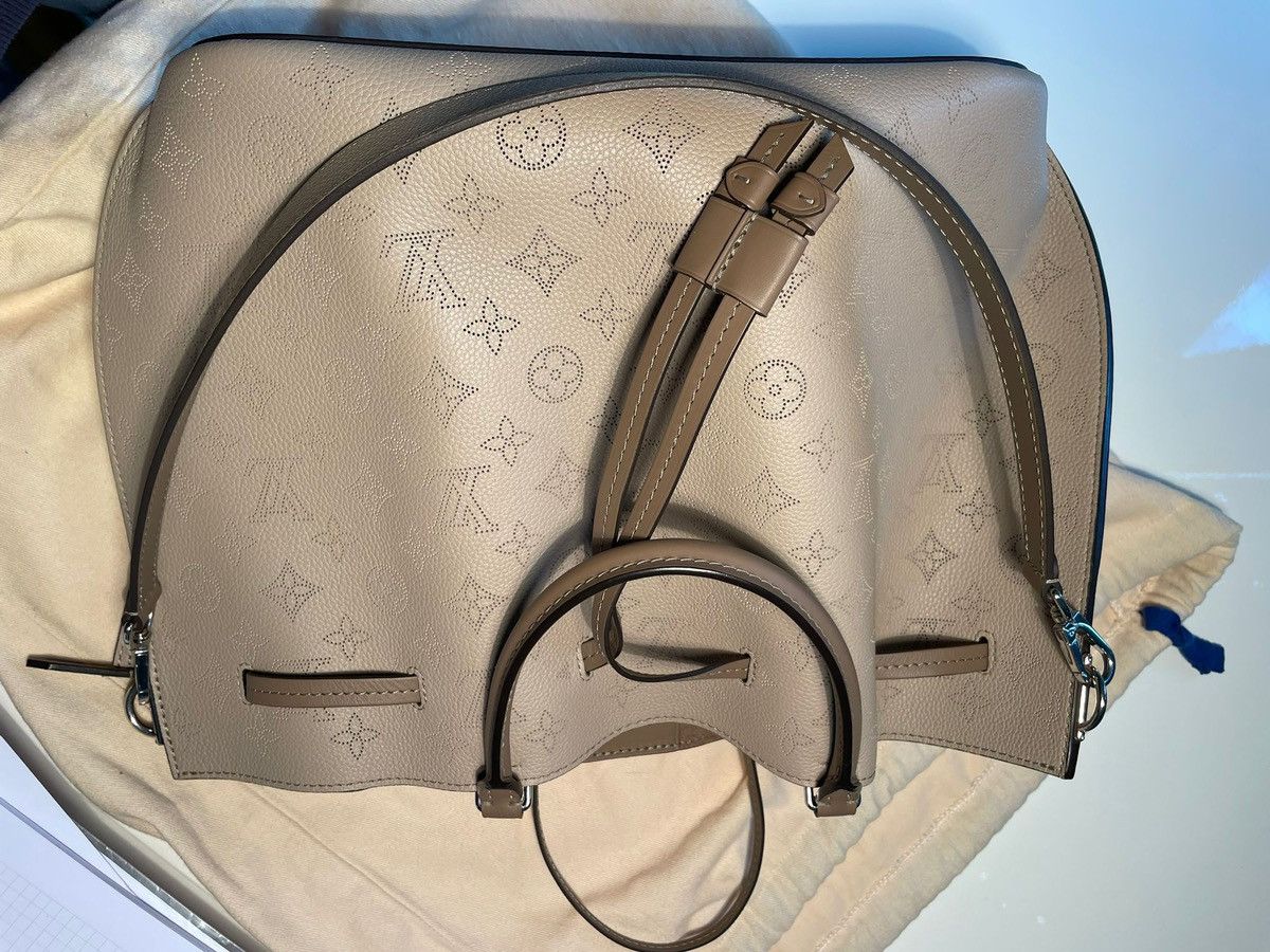 Louis Vuitton Louis Vuitton Monogram Mahina Galet Size ONE SIZE - 15 Thumbnail