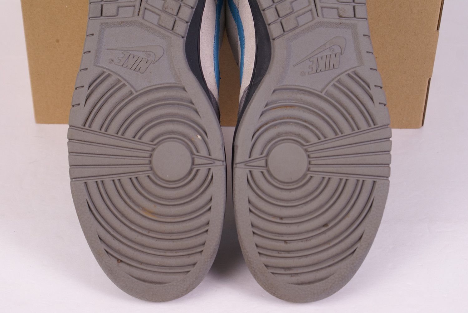 Nike 2007 Nike Dunk Low CL NEUTRAL COOL GREY AQUA BLUE 304714 047 Size US 10.5 / EU 43-44 - 10 Thumbnail