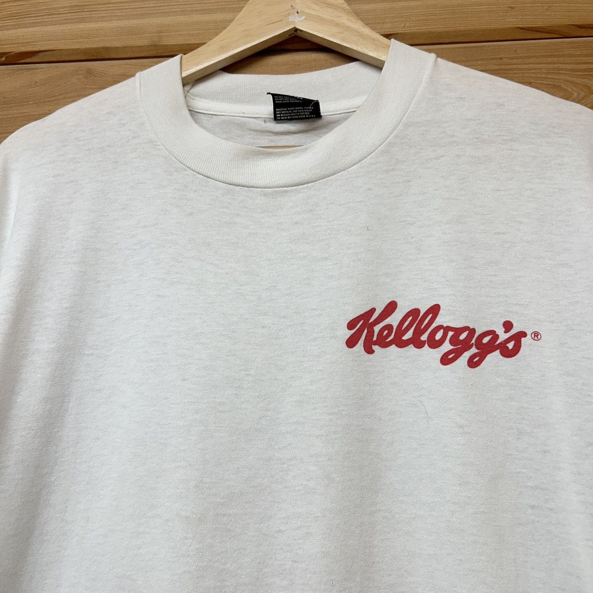 Vintage Vintage 90s Kellogg's Tony The Tiger Mascot Graphic T Shirt Size US L / EU 52-54 / 3 - 4 Thumbnail