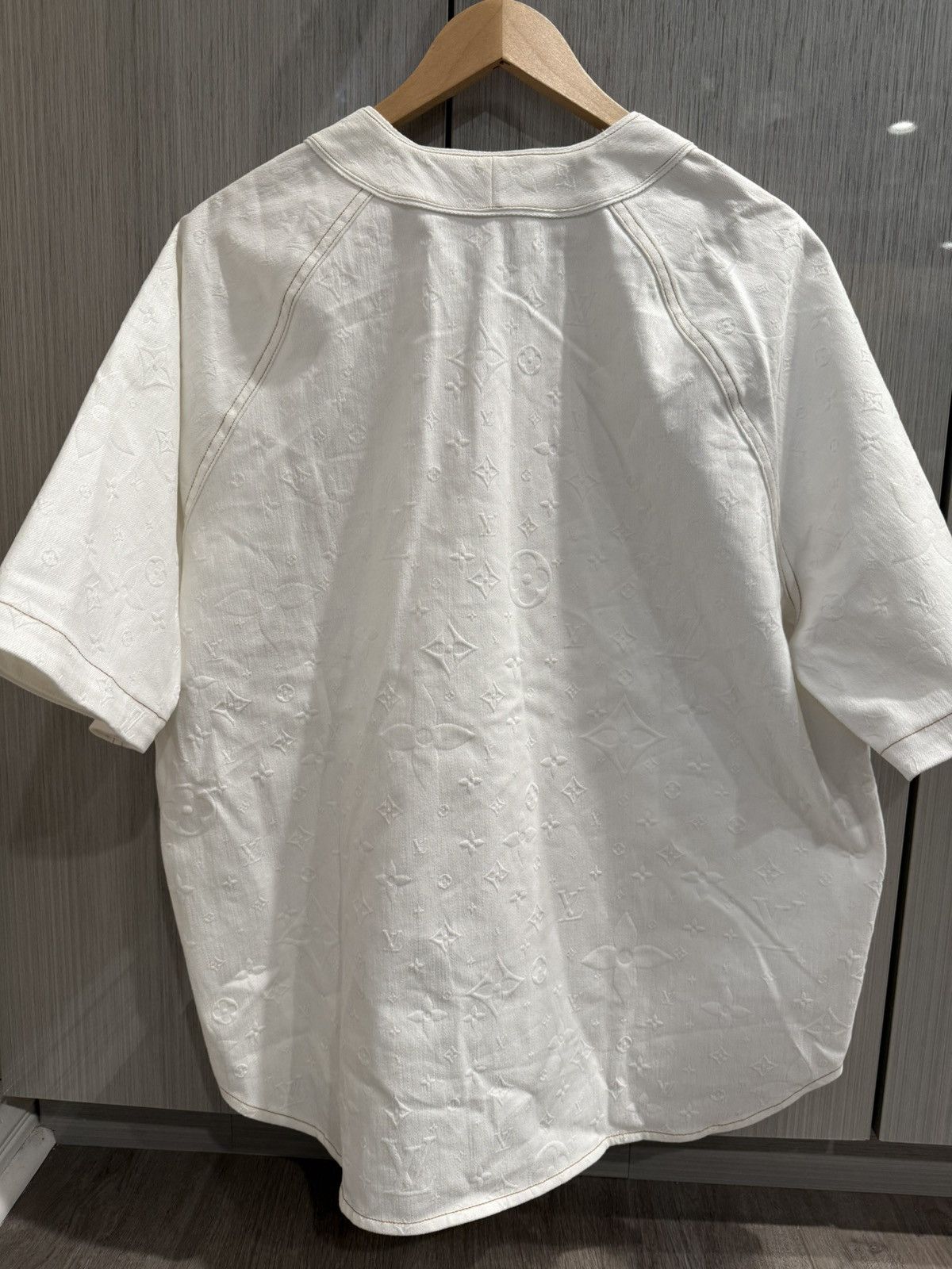 Louis Vuitton Louis Vuitton White Denim Monogram Baseball Shirt Size US XXL / EU 58 / 5 - 3 Thumbnail