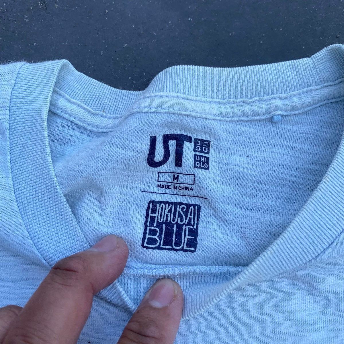 Uniqlo RARE ‼️ Hokusai Blue Size US M / EU 48-50 / 2 - 3 Thumbnail