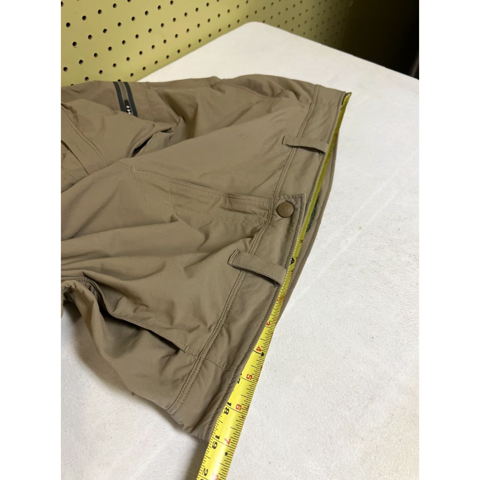 Vintage LL Bean Convertible Cargo Pants Mens 38x30 Khaki Stretch Outdoors Regular Inseam 30 Beige Cargo Pants Outdoor Mens 38x30 Size US 38 / EU 54 - 5 Thumbnail
