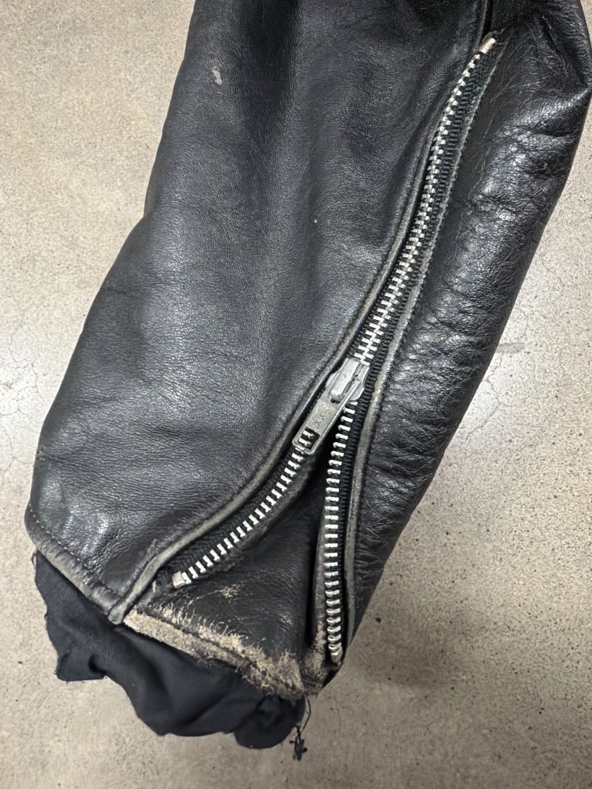 Leather Perfectly distressed vintage leather moto jacket Size US L / EU 52-54 / 3 - 2 Thumbnail