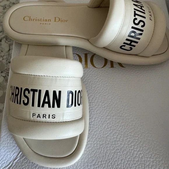 Dior os11x0624 Lambskin Embossed Slide in Off White & Black Size US 6 / IT 36 - 4 Thumbnail