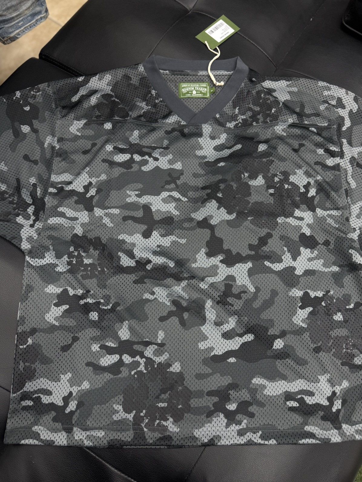 DENIM TEARS Denim Tears Black Camo Cotton Wreath Jersey Size L (NEW) Size US L / EU 52-54 / 3 - 3 Thumbnail