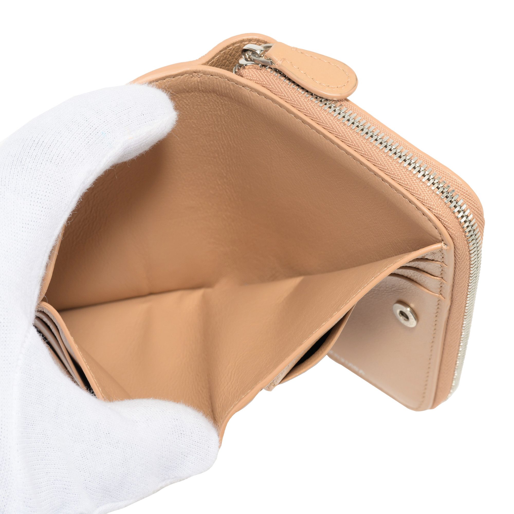 Balenciaga o1s1rm1124 Size: OS / Cash Bilfold Compact Wallet in Beige Size ONE SIZE - 5 Thumbnail