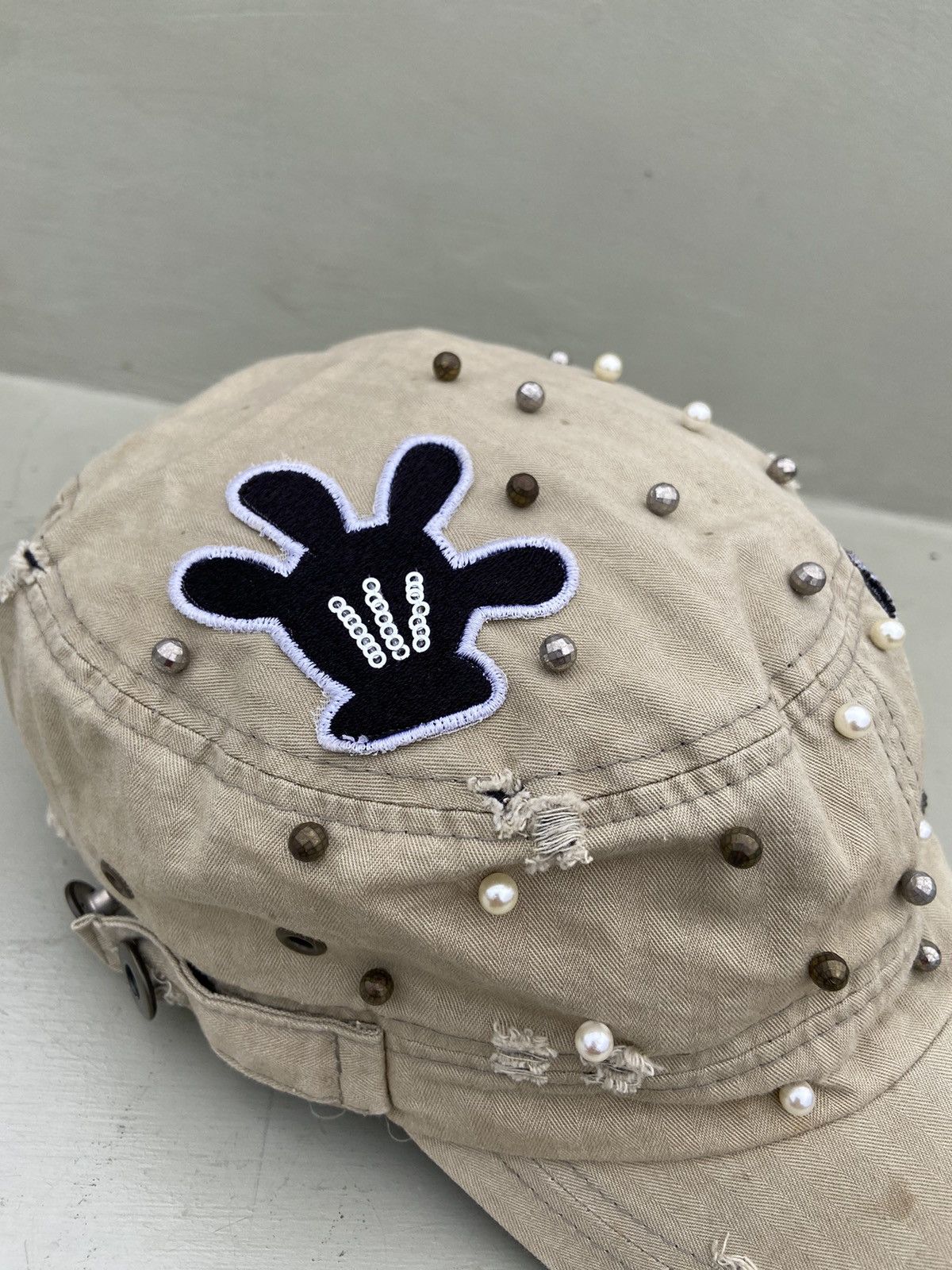 If Six Was Nine 2000s pearl-studded patrol hat Size ONE SIZE - 6 Thumbnail