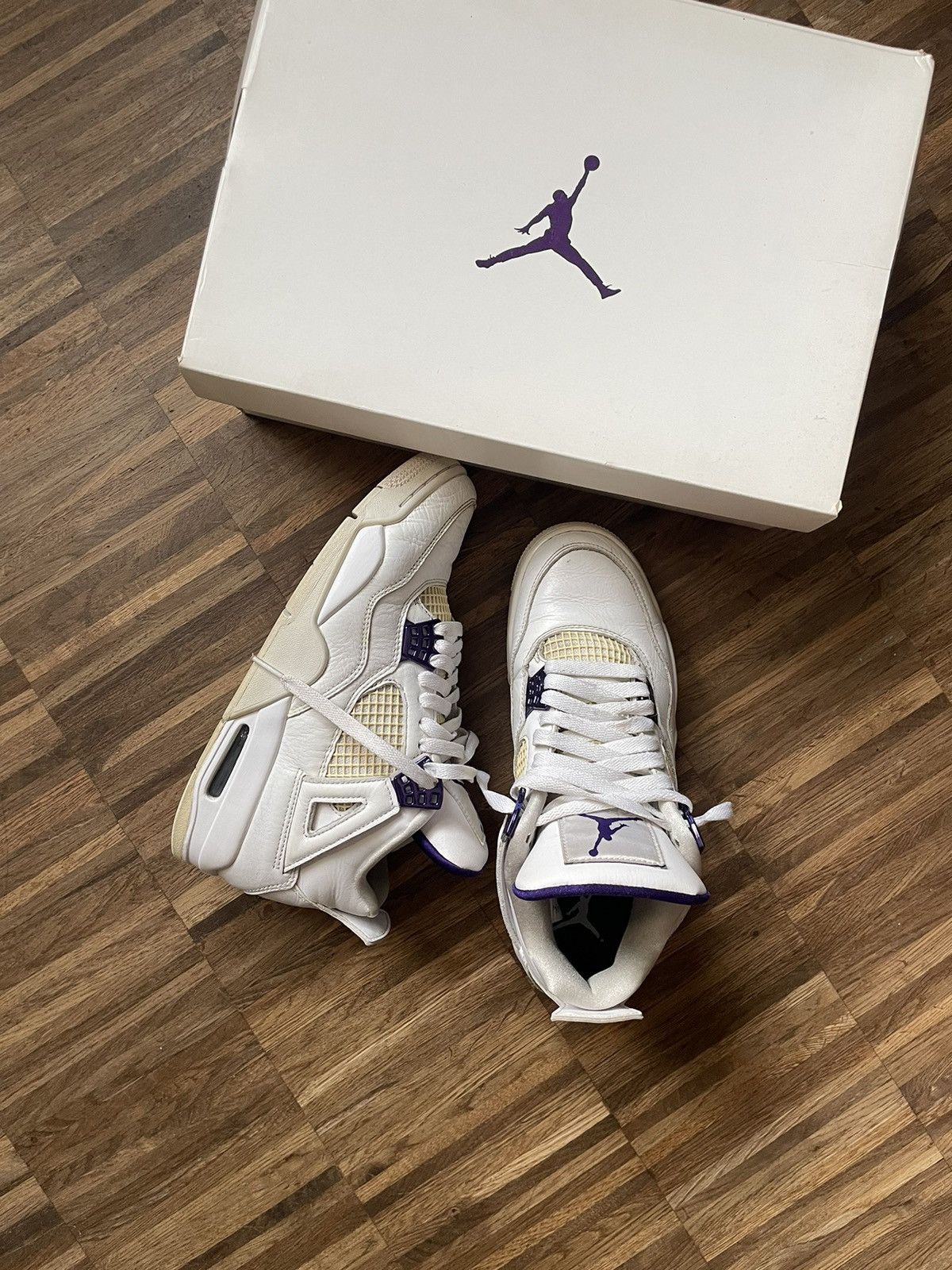 Jordan Brand J4 Retro - Metallic Purple Size US 8 / EU 41 - 1 Thumbnail