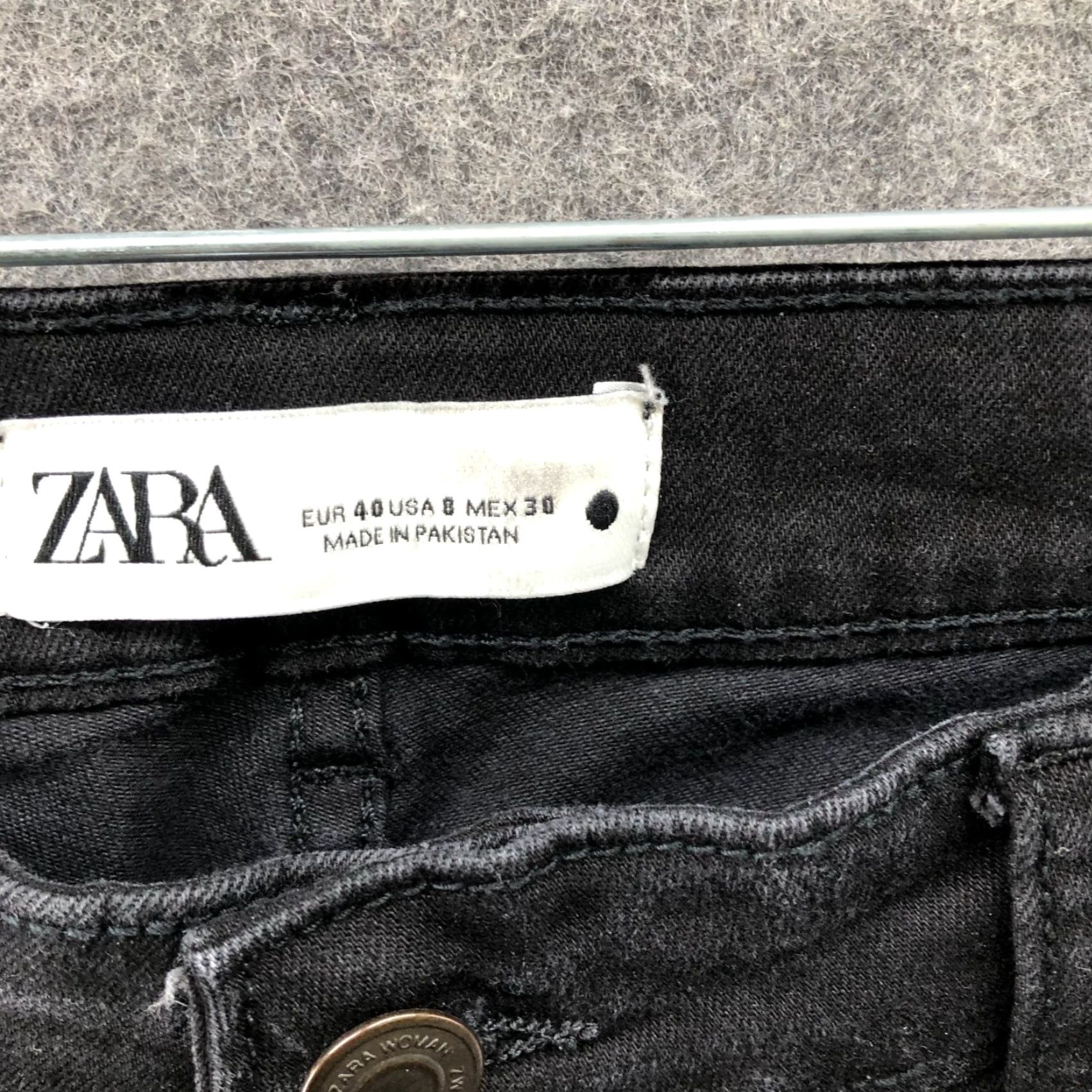 Zara Zara Low Rise Crop Straight Jeans Womens 8 Black Charcoal Wash Raw Hem Frayed Jeans Size 30" / US 8 / IT 44 - 7 Thumbnail