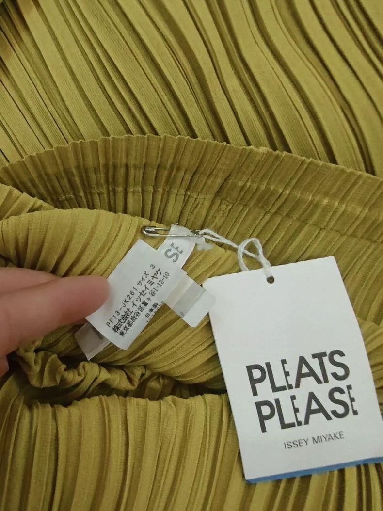 Issey Miyake Issey Miyake Yellow pleated top Size L / US 10 / IT 46 - 8 Thumbnail
