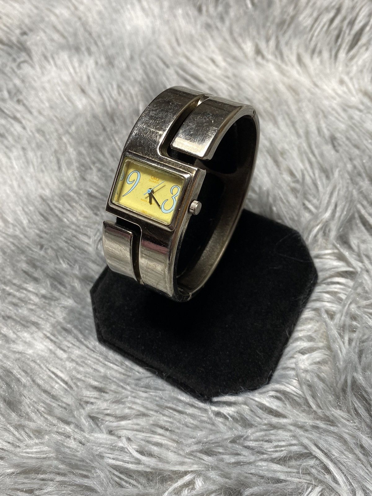 Japanese Brand × Jewelry × Vintage Retro Yellow Dial Q&Q Watch | Japanese Brand Size ONE SIZE - 1 Thumbnail