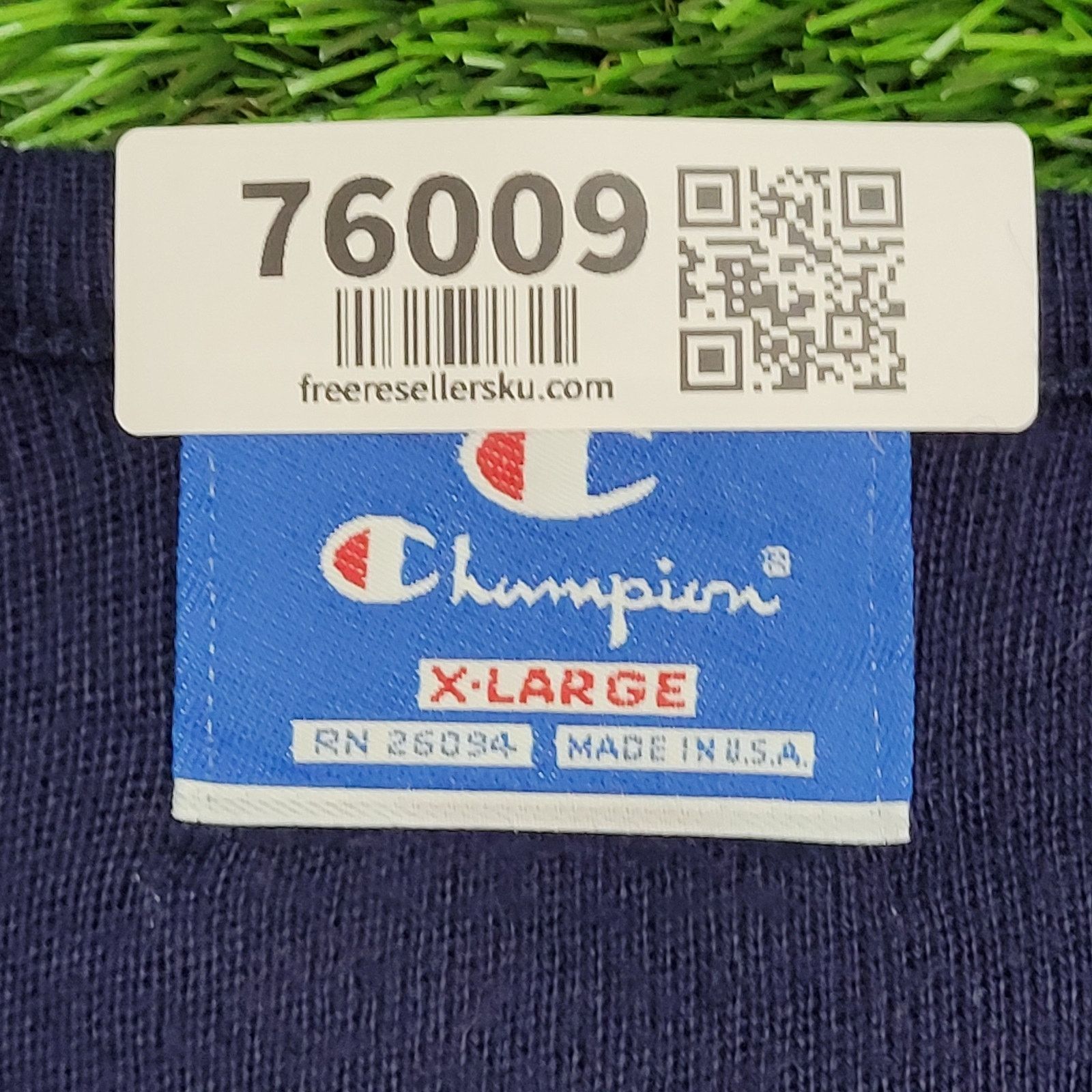 Champion Vintage 80s Champion Sweater M/L 20x25 Navy-Blue Castle USA Size US L / EU 52-54 / 3 - 7 Thumbnail