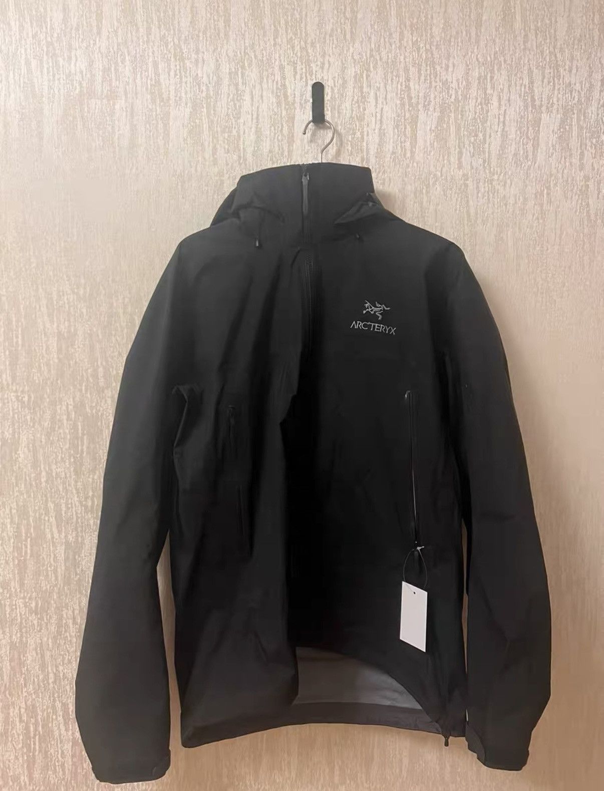Arc'teryx Arc'teryx BETA AR Gore-Tex Hard Shell Jacket, Black Size US XL / EU 56 / 4 - 1 Thumbnail