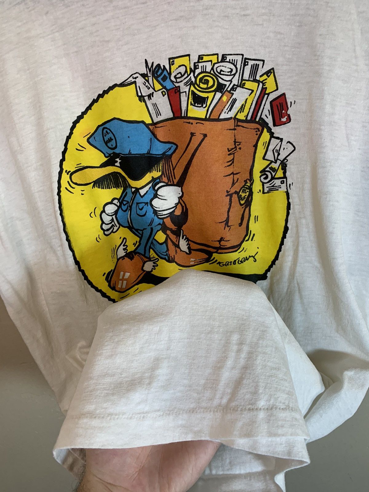 Vintage *RARE* Vintage 1974 Super Postman Art Single Stitch T-Shirt Size US XL / EU 56 / 4 - 4 Thumbnail