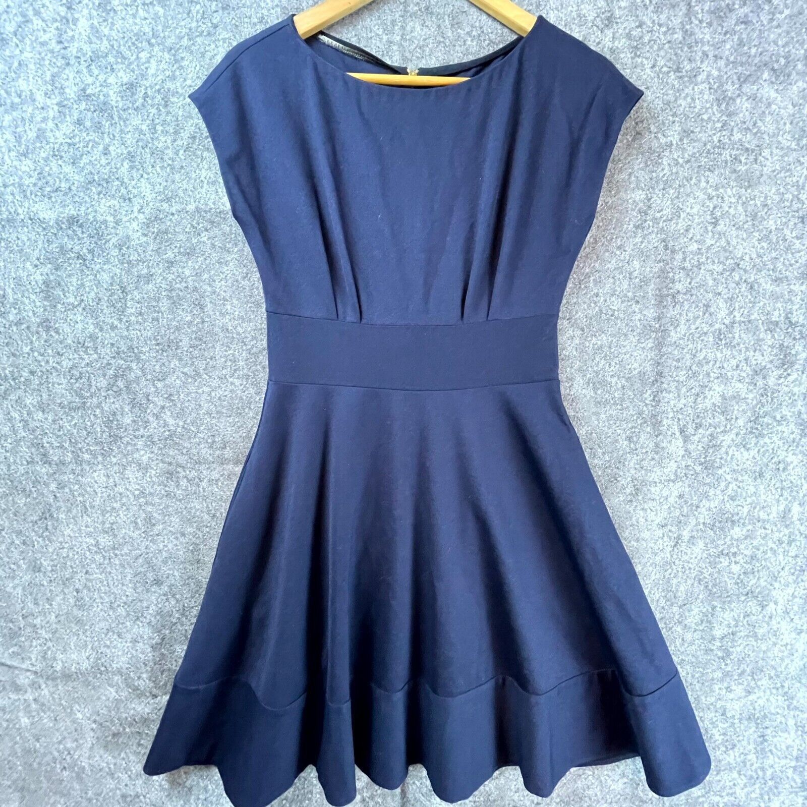 Kate Spade Broome Street by Kate Spade Dress Small Classic Minimalist Size S / US 4 / IT 40 - 1 Thumbnail