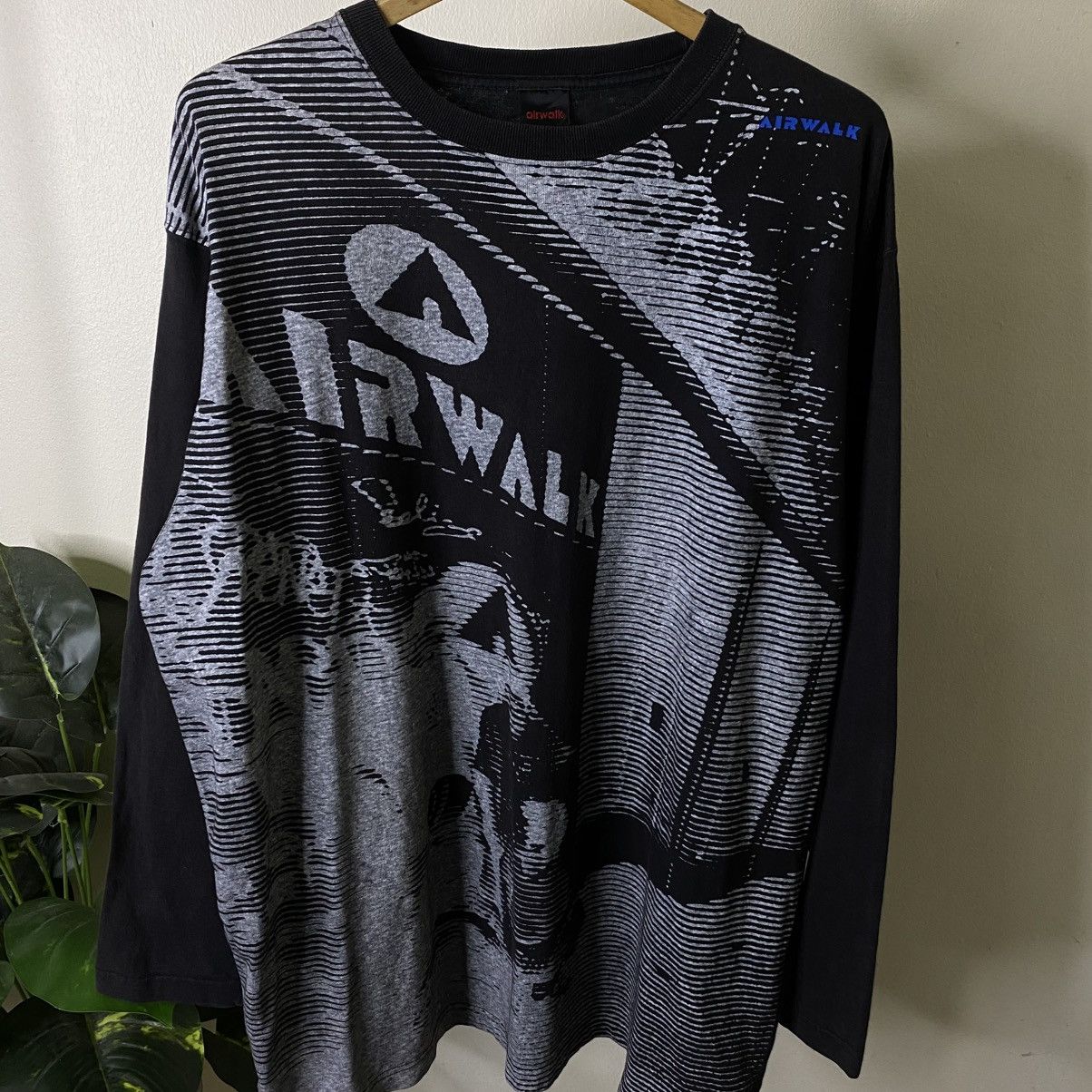 Airwalk Vintage Y2K Airwalk Skateboard AllOverPrint LS Skater Tshirt Size US XXL / EU 58 / 5 - 2 Thumbnail
