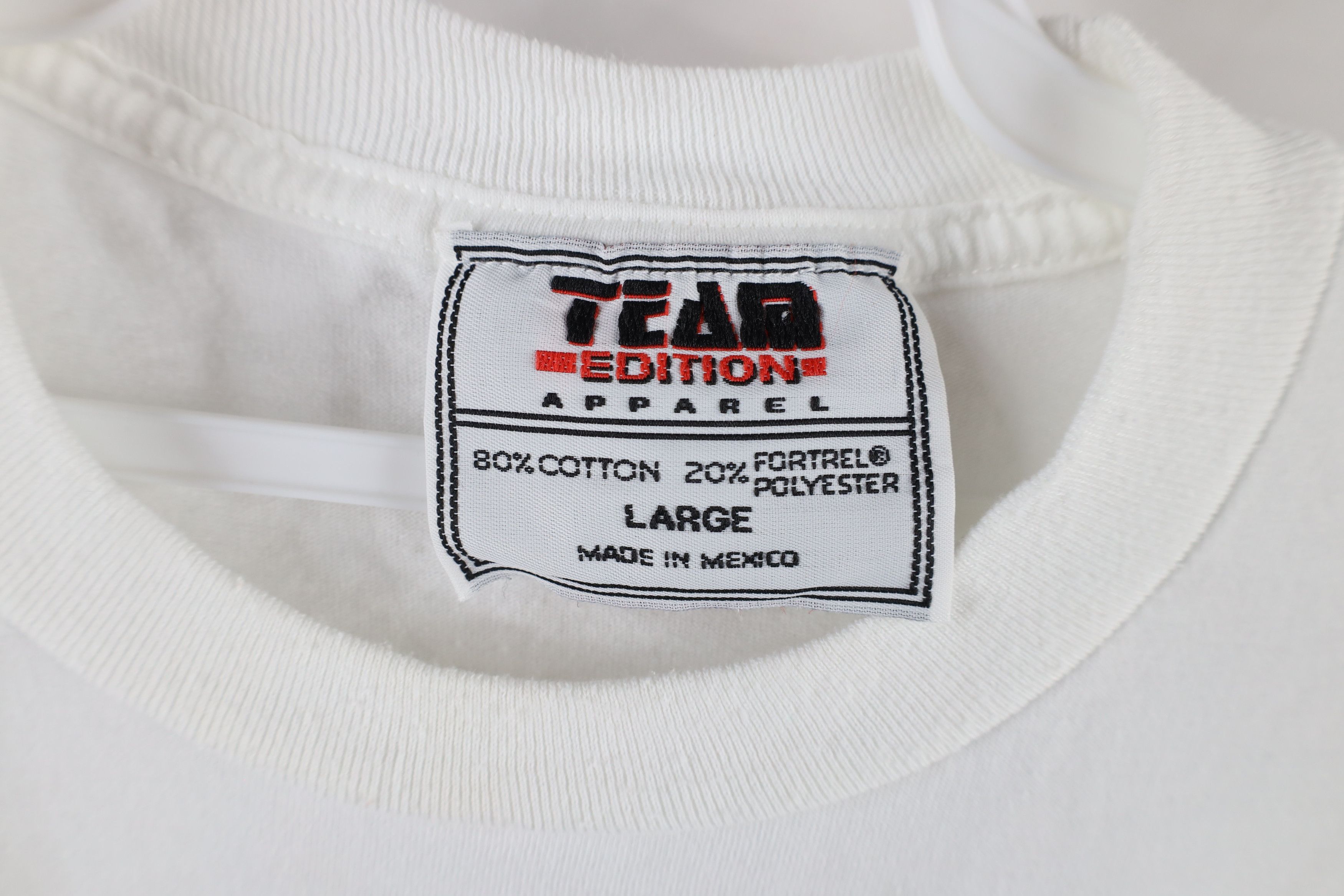 Vintage Vintage 90s Streetwear Beach Survivor Naked T-Shirt White Size US L / EU 52-54 / 3 - 4 Thumbnail