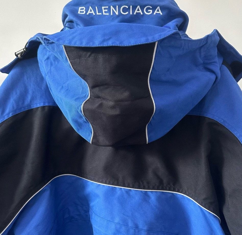 Balenciaga BALENCIAGA FW16 Black Blue Splice Swing Parka 2412-Nextarrow Size XS / US 0-2 / IT 36-38 - 4 Thumbnail