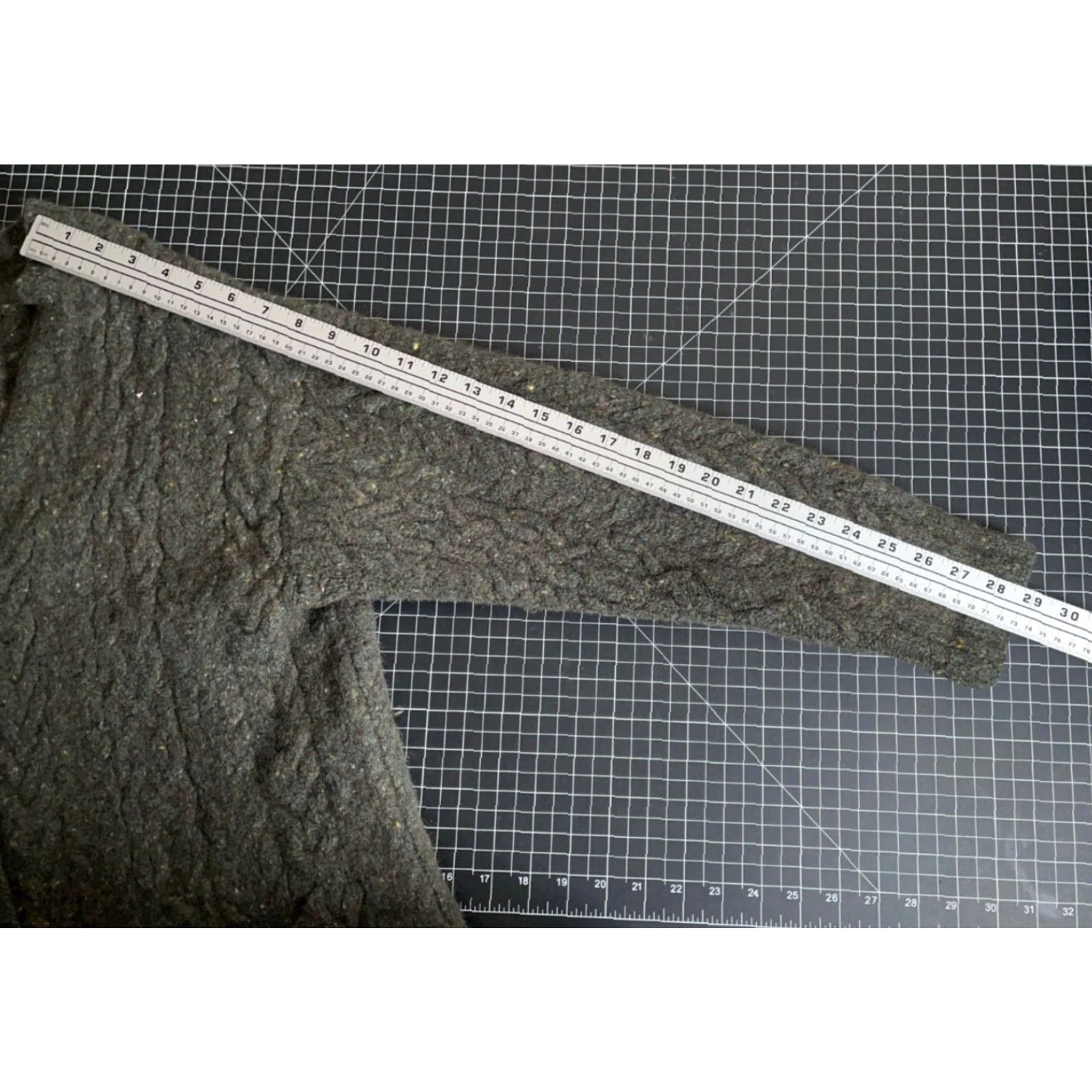 Jones New York VINTAGE Jones New York Cardigan Sweater Women Large Olive Green Wool Mohair Elongated Cable Knit V-Neck Button Front 90s Preppy Heavyweight Casual Size L / US 10 / IT 46 - 7 Thumbnail