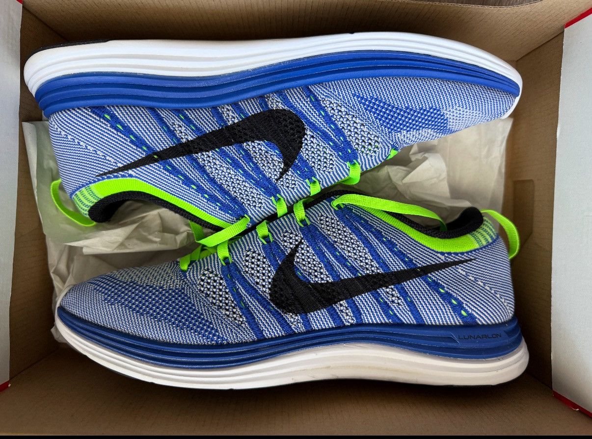 Nike Rare Flyknit one nike trainers Size US 9.5 / EU 42-43 - 2 Thumbnail