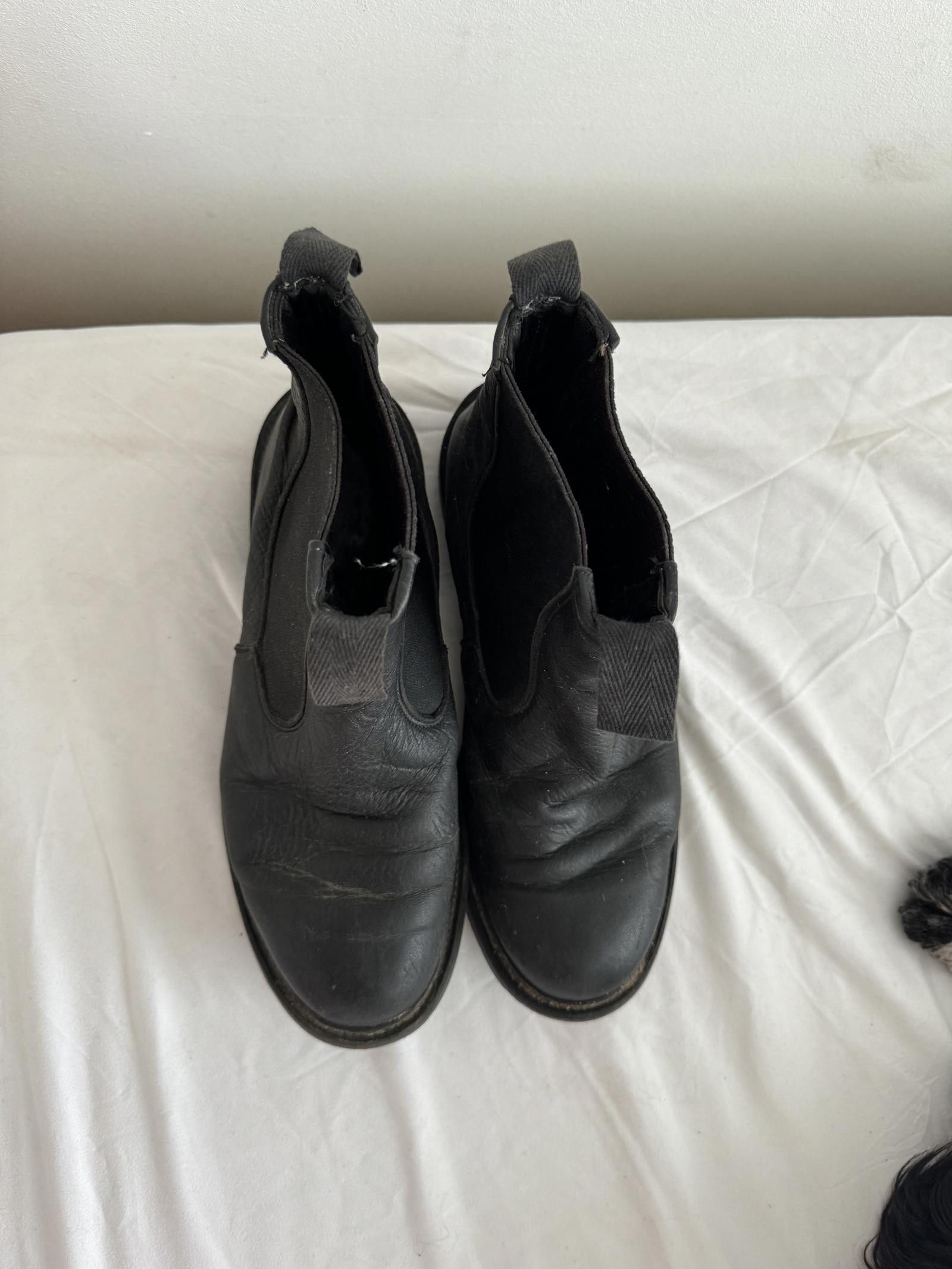 Tricker's Tricker's Deer Skin Chelsea Boots - UK 7 - Black Size US 9 / IT 39 - 2 Thumbnail