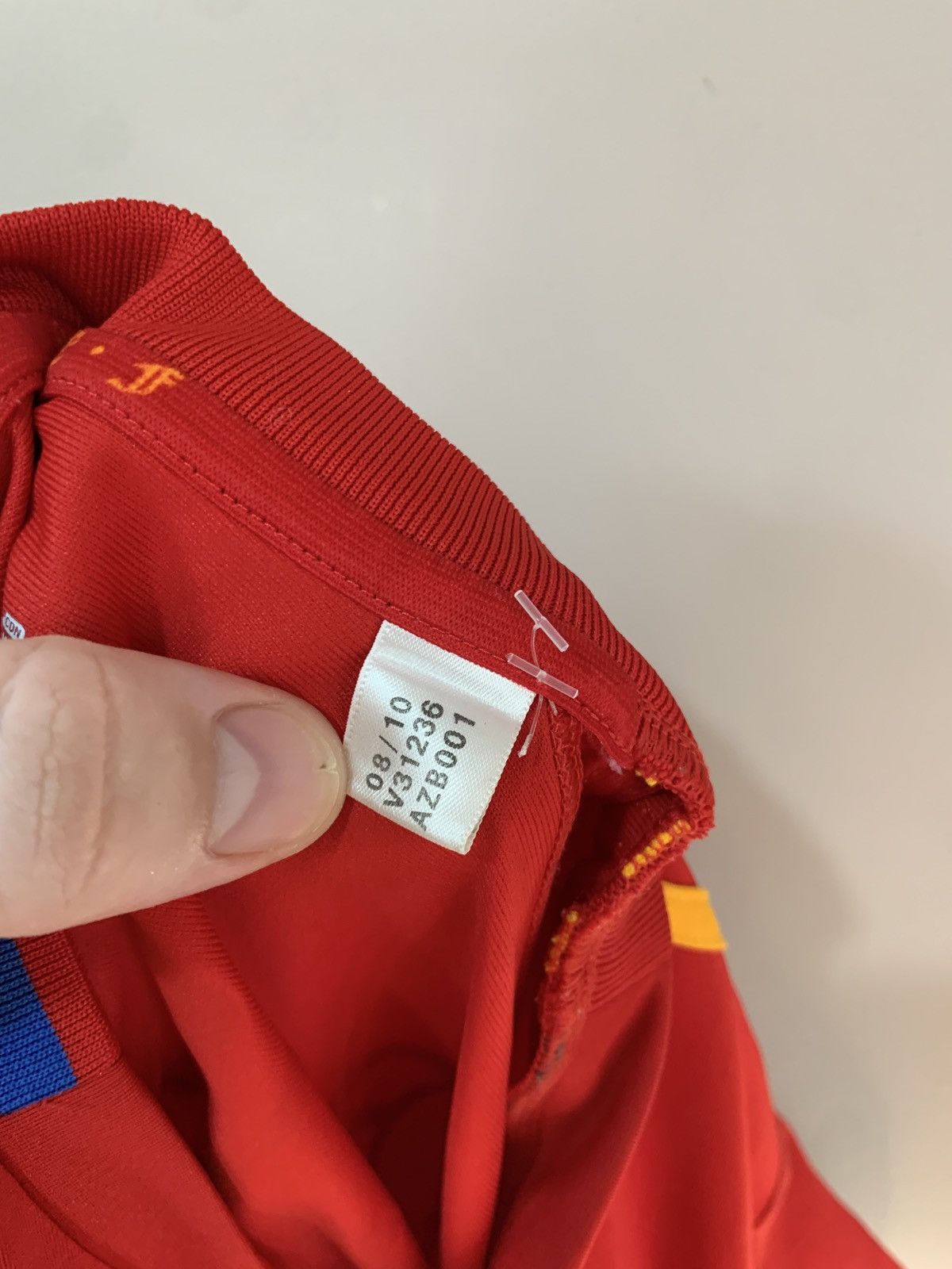 Adidas Spain 2010 World Cup Football Shirt Adidas Soccer INIESTA #6 Size US M / EU 48-50 / 2 - 16 Thumbnail