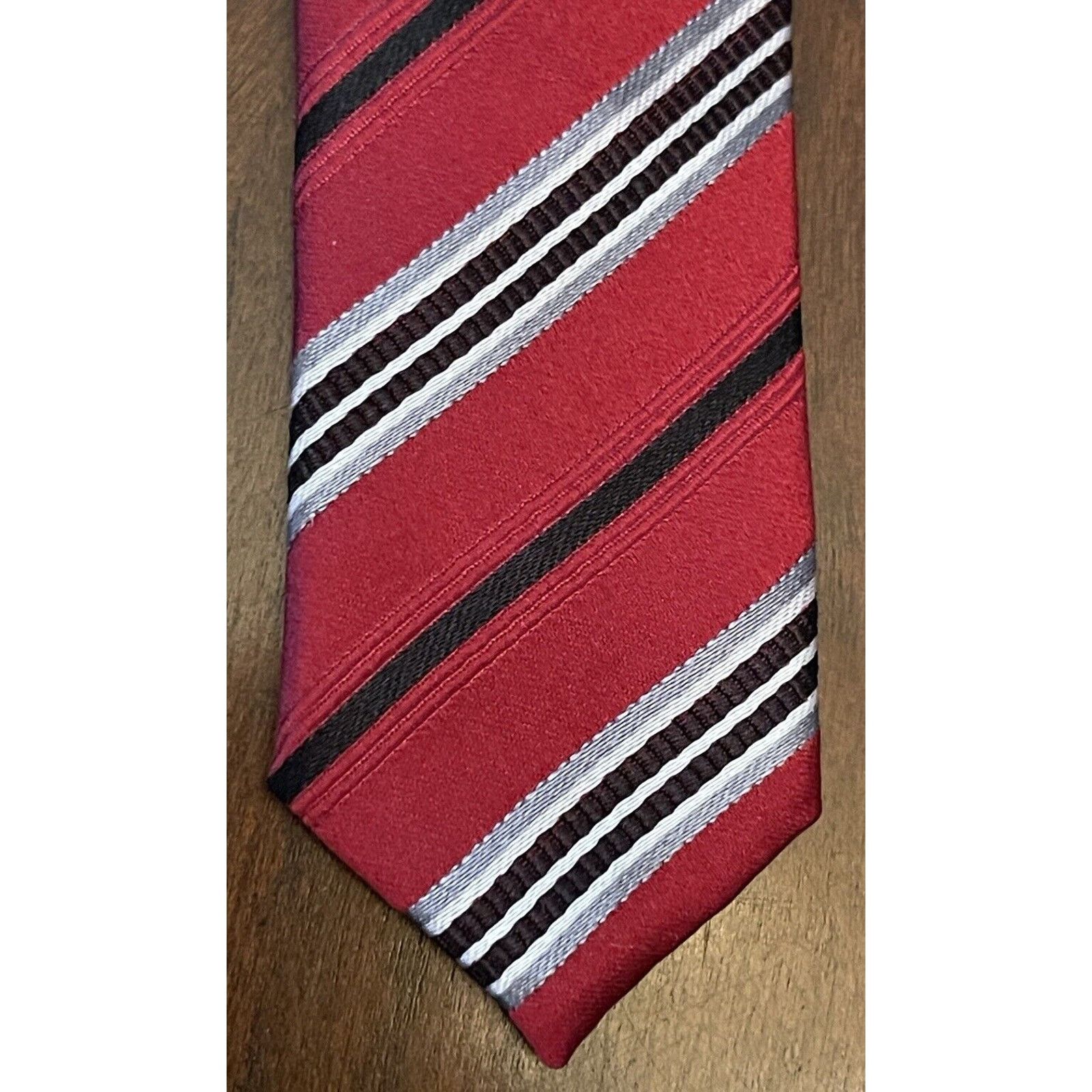 Geoffrey Beene Geoffrey Beene Red Black Hand Made 100% Silk Made In China Size ONE SIZE - 6 Thumbnail