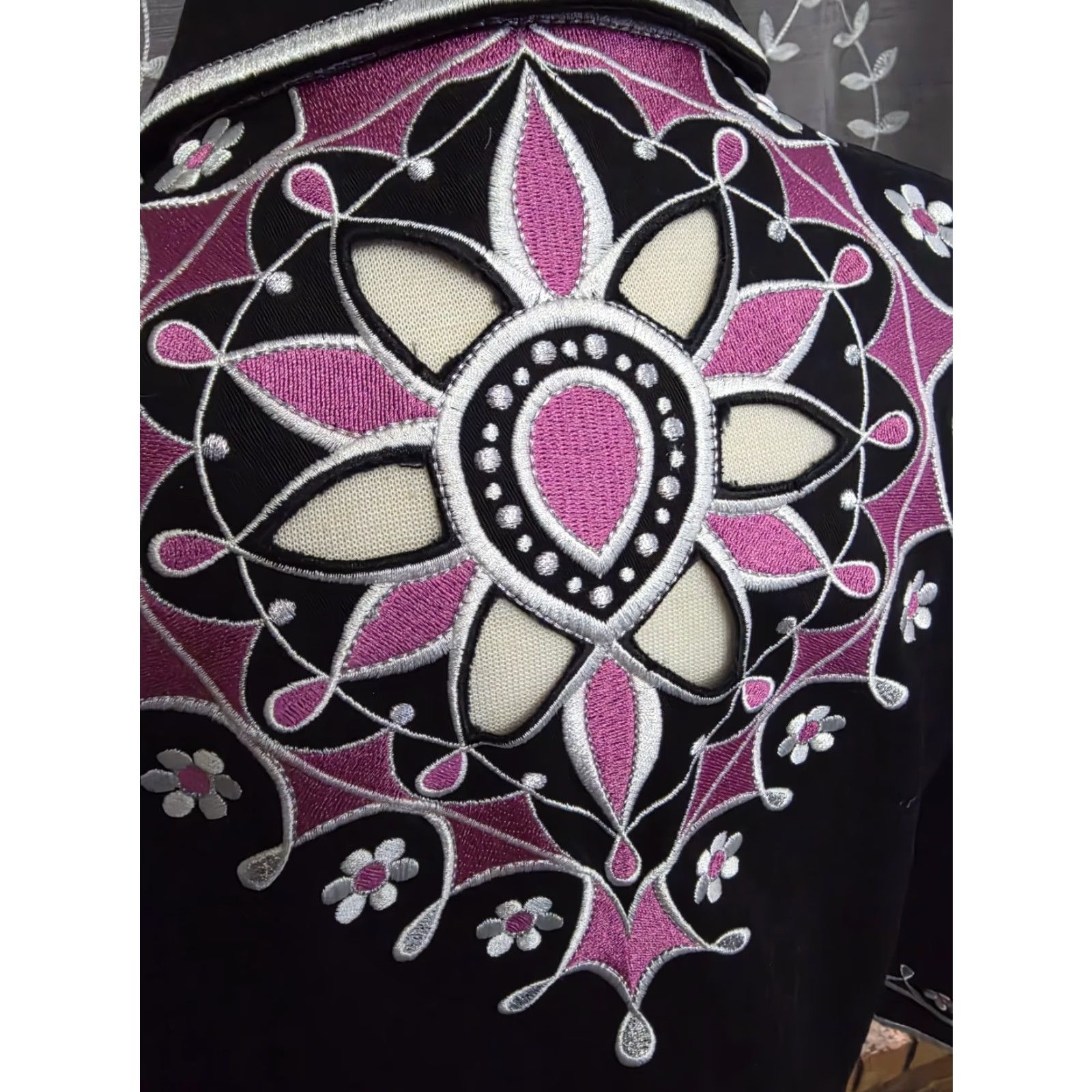 Bob Mackie VINTAGE Bob Mackie Wearable Art Full Zip Jacket Black Embroidered Women's Size Medium Size M / US 6-8 / IT 42-44 - 4 Thumbnail