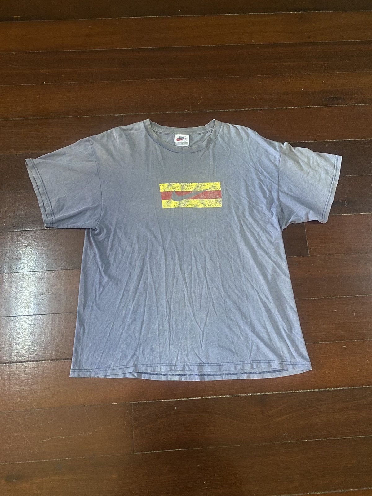 Nike Vintage Nike Big Logo box logo Oversized Tee Y2K USA faded Size US L / EU 52-54 / 3 - 1 Thumbnail