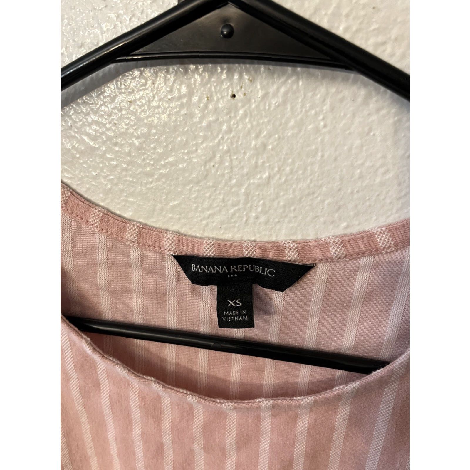 Banana Republic VINTAGE Banana Republic Women’s Tank Top XS Pink Striped Sleeveless Cotton Basic 2010s Women Size XS / US 0-2 / IT 36-38 - 2 Thumbnail