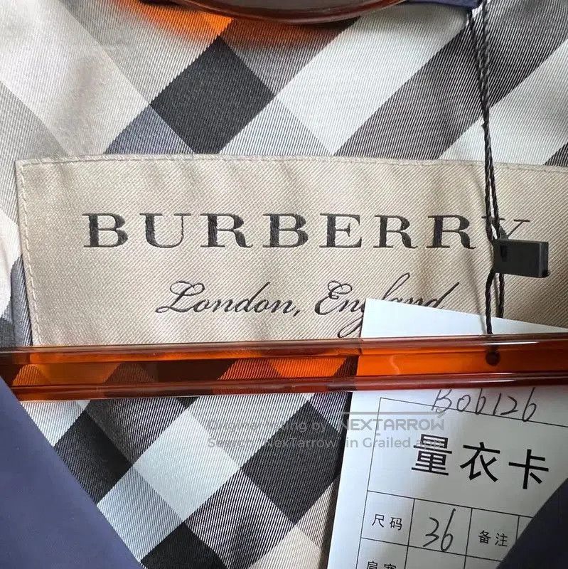 Burberry Burberry Women's Navy Blue Trench Coat. Size M / US 6-8 / IT 42-44 - 5 Thumbnail